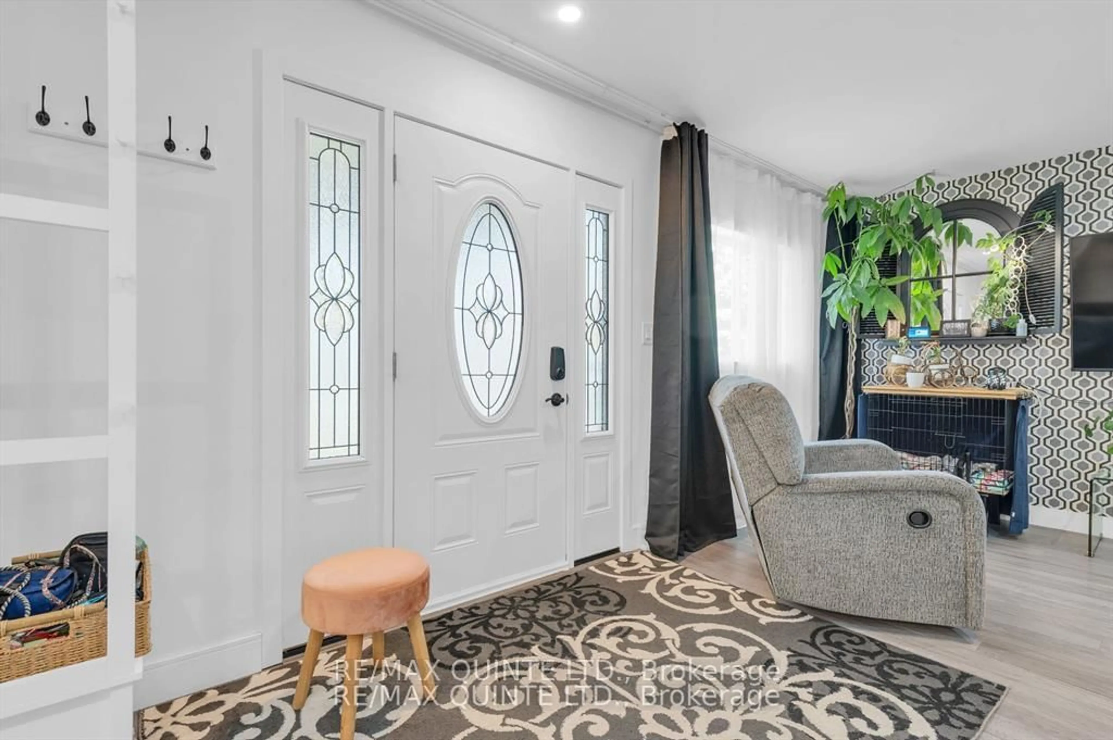 Indoor entryway for 51 Gilbert St, Belleville Ontario K8P 3G9