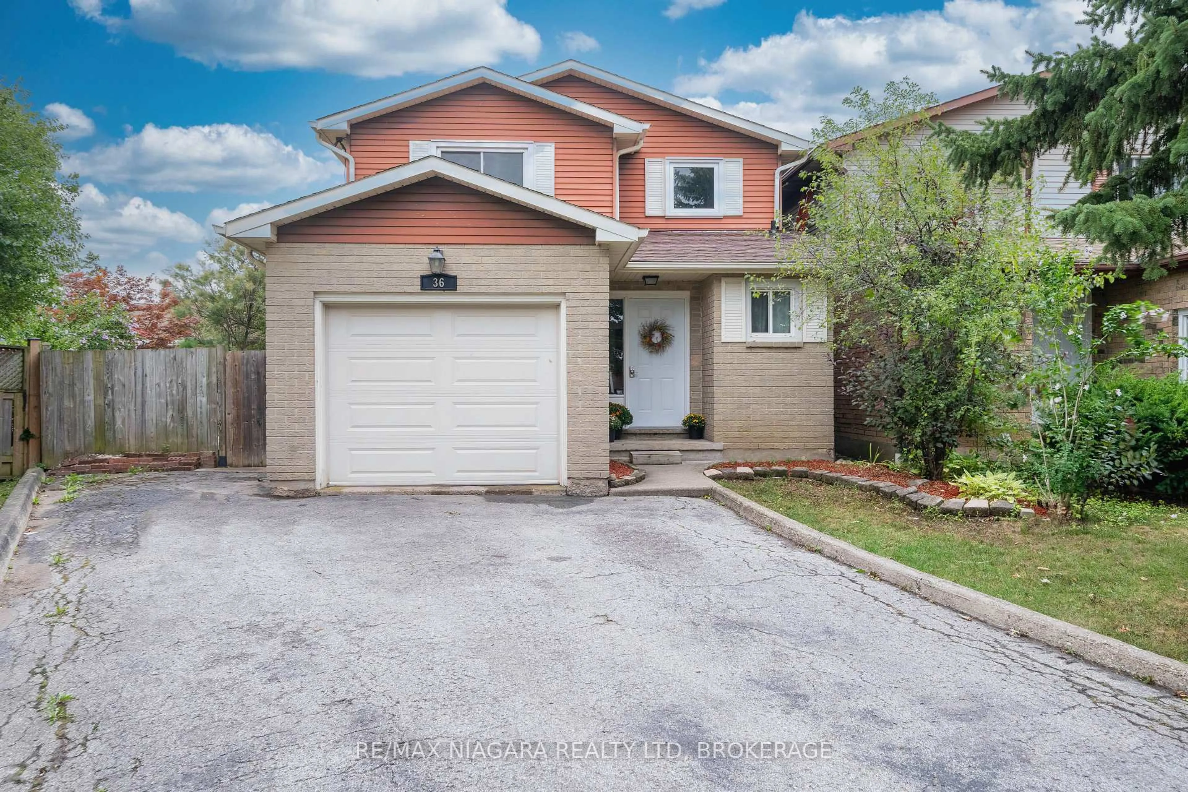 Home with brick exterior material, street for 36 BAXTER Cres, Thorold Ontario L2V 4R6