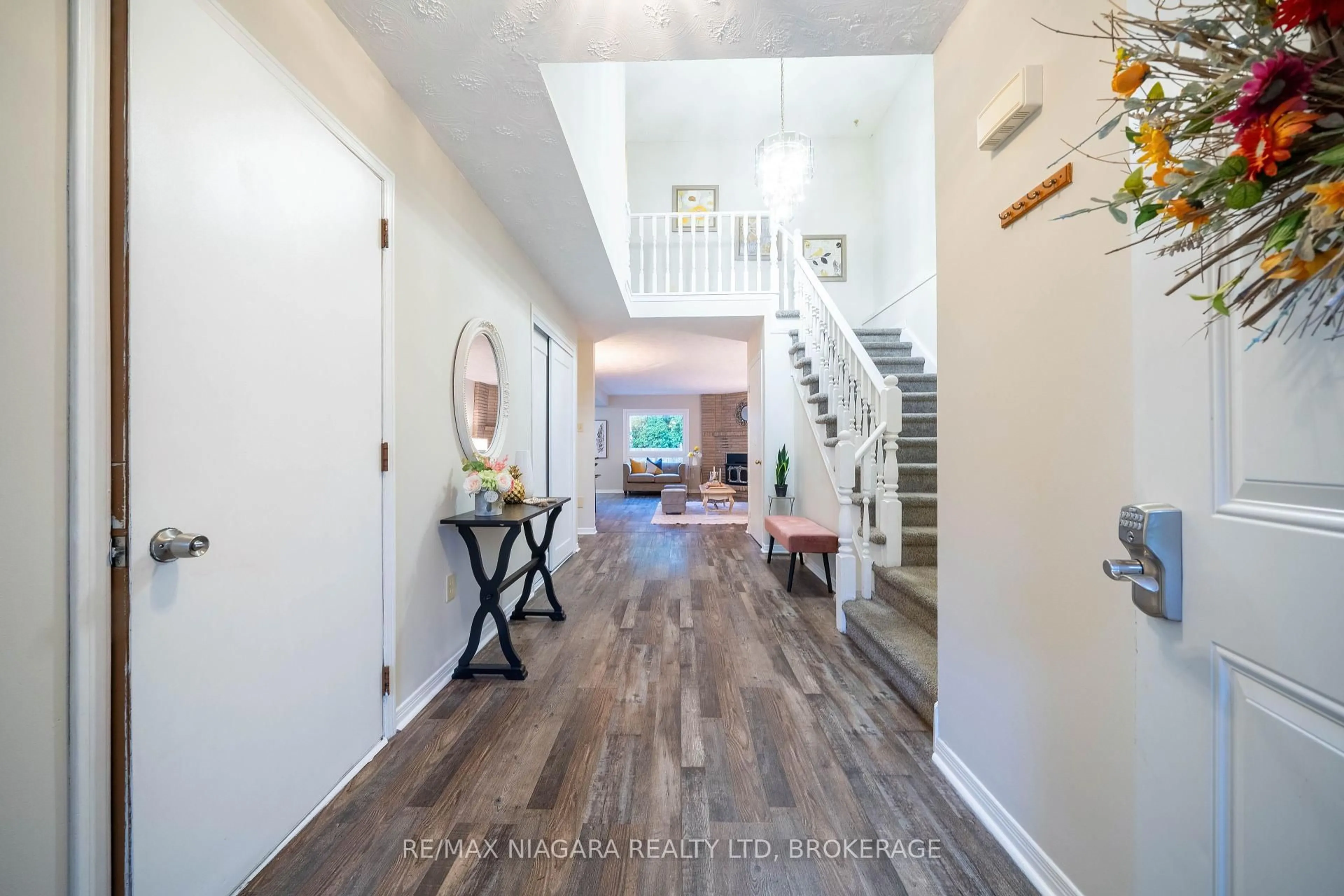 Indoor entryway for 36 BAXTER Cres, Thorold Ontario L2V 4R6