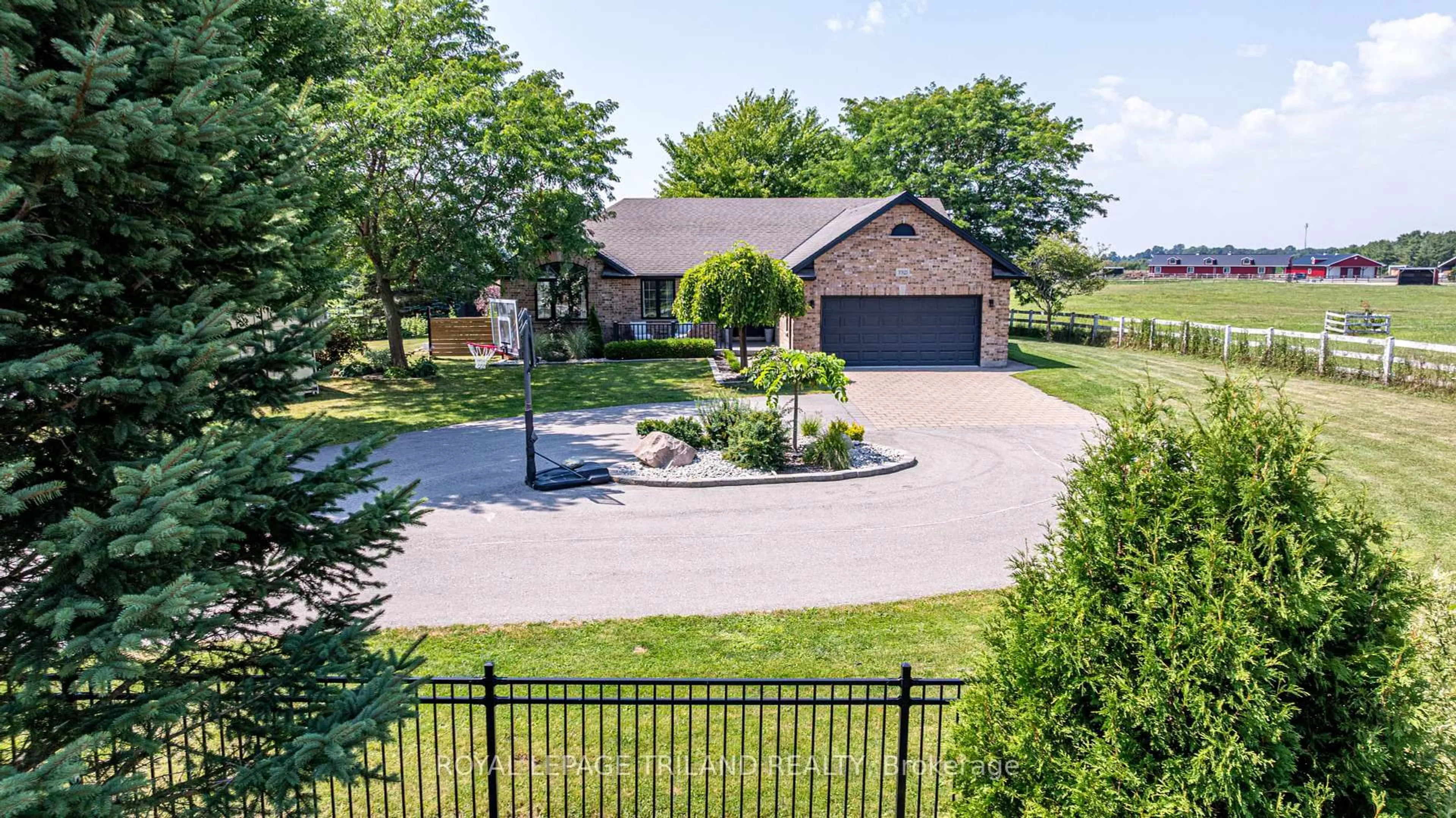A pic from outside/outdoor area/front of a property/back of a property/a pic from drone, street for 3921 Elgin Rd, Thames Centre Ontario N0L 1V0