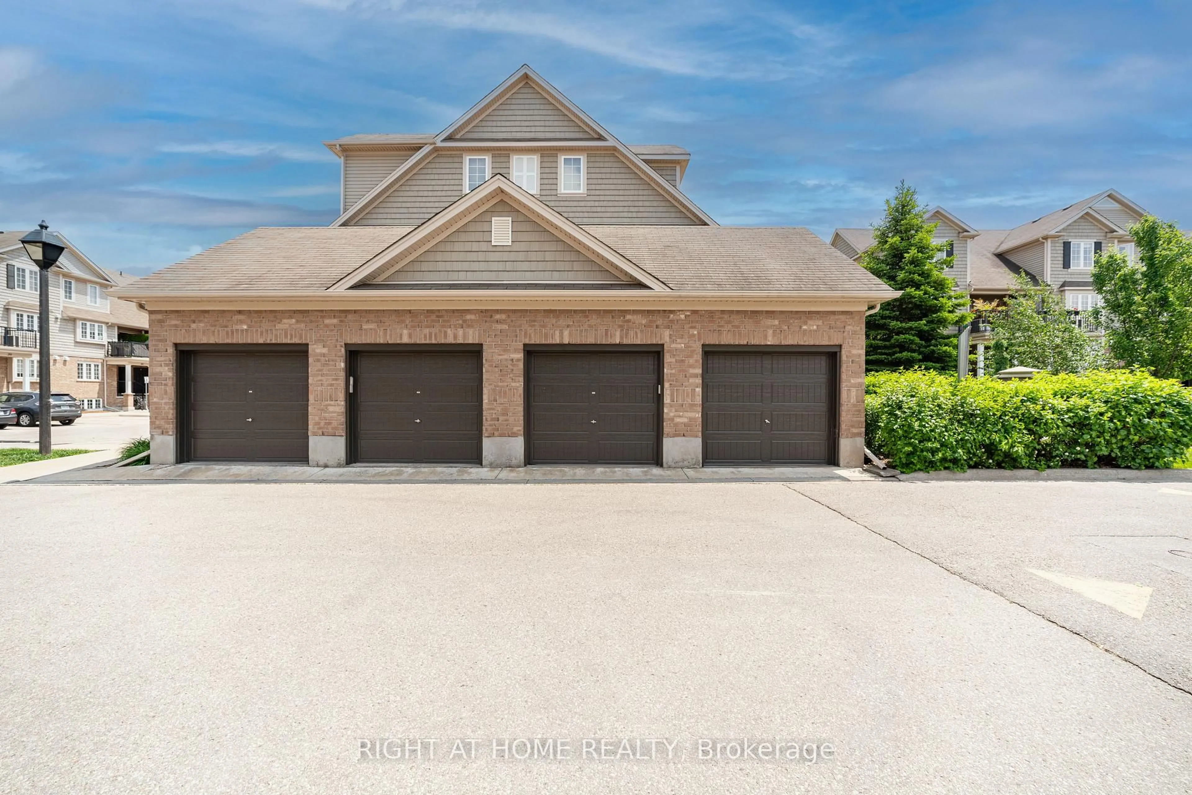 Indoor garage for 15 Carere Cres #23B, Guelph Ontario N1E 0K4