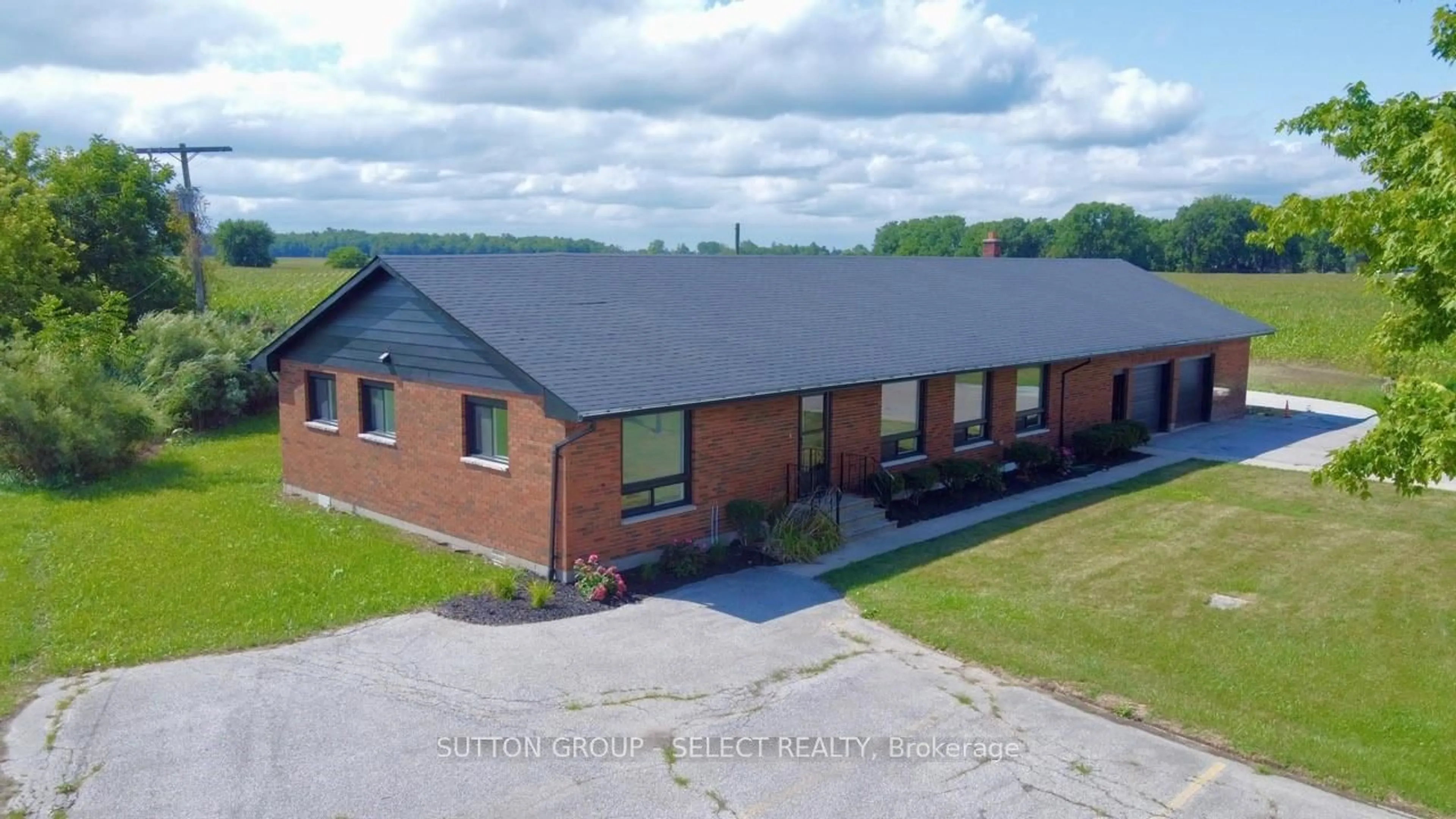 A pic from outside/outdoor area/front of a property/back of a property/a pic from drone, building for 101 Broadway St, Lambton Shores Ontario N0N 0A6