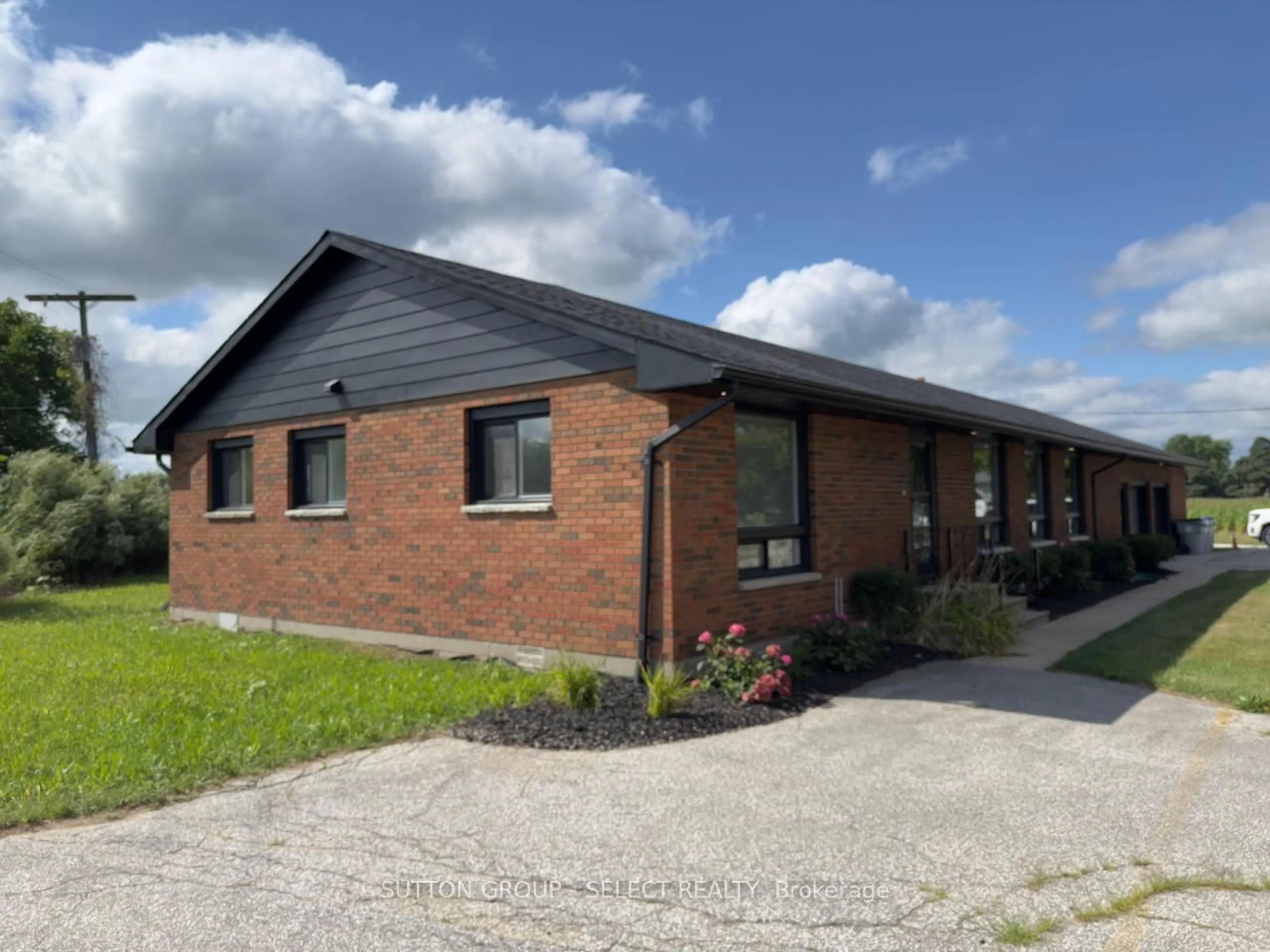 A pic from outside/outdoor area/front of a property/back of a property/a pic from drone, building for 101 Broadway St, Lambton Shores Ontario N0N 0A6