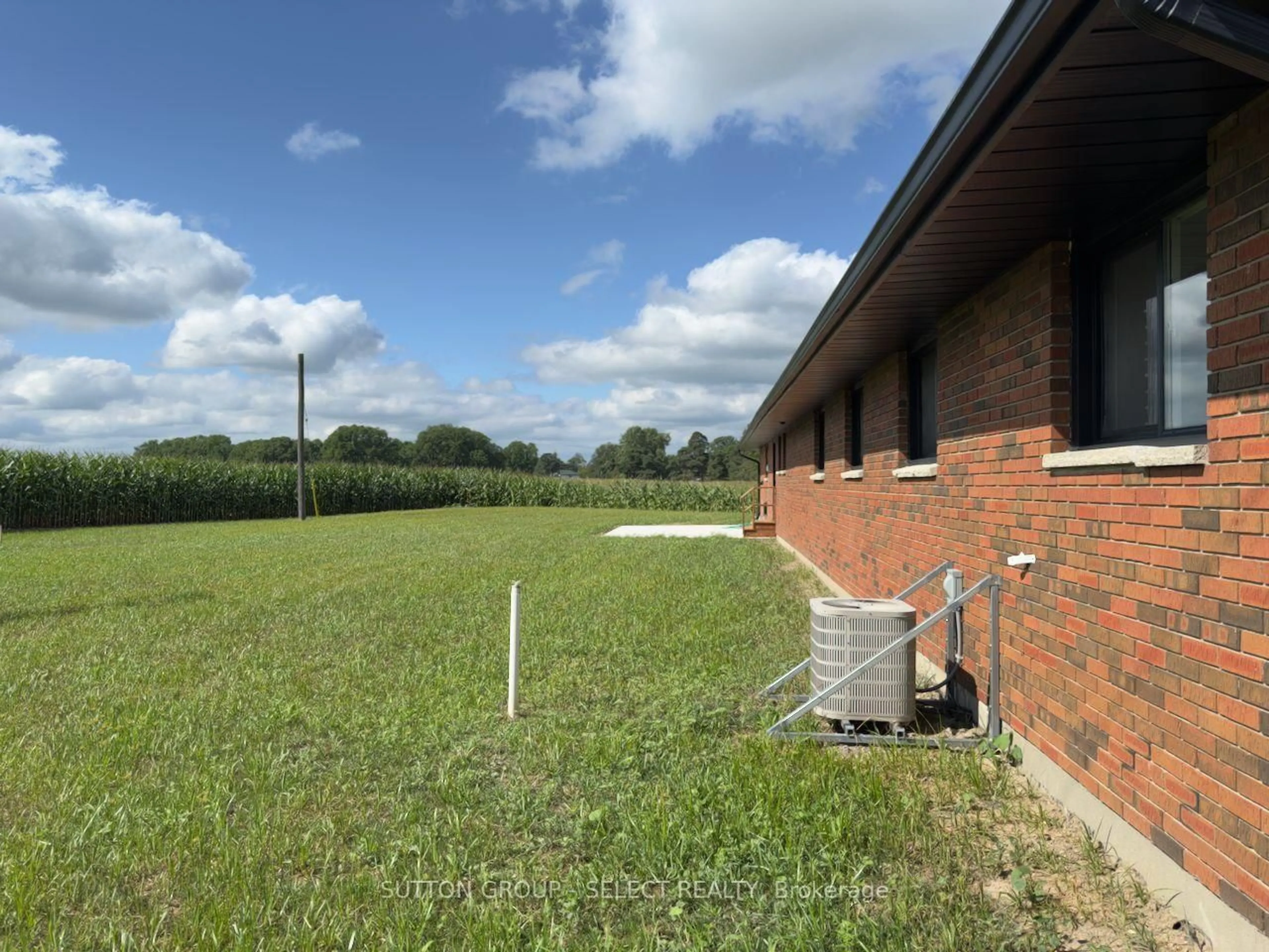 A pic from outside/outdoor area/front of a property/back of a property/a pic from drone, building for 101 Broadway St, Lambton Shores Ontario N0N 0A6