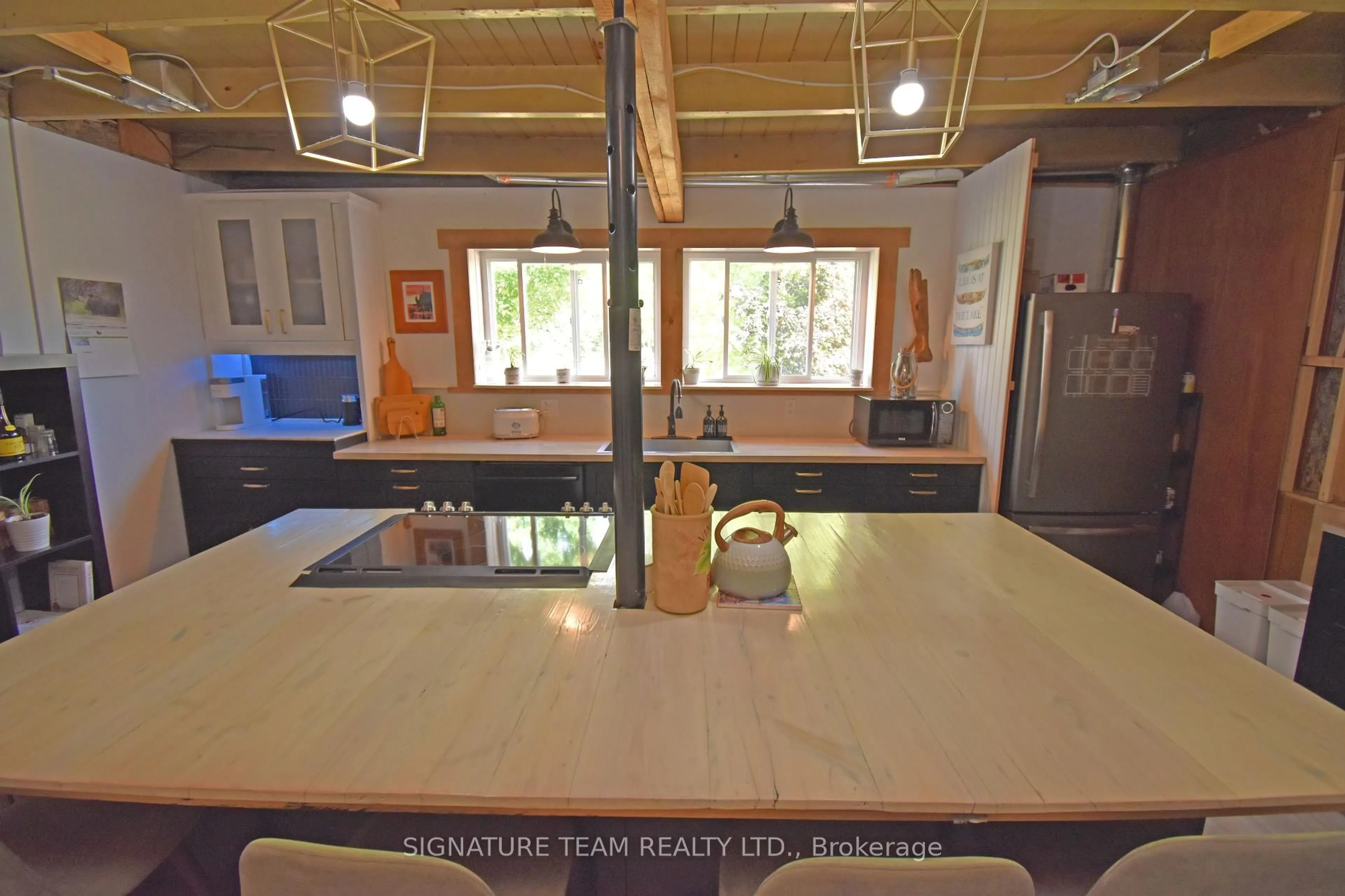 Open concept kitchen, unknown for 2445 Simpson Pit Rd, Round Lake Centre Ontario K0J 2J0