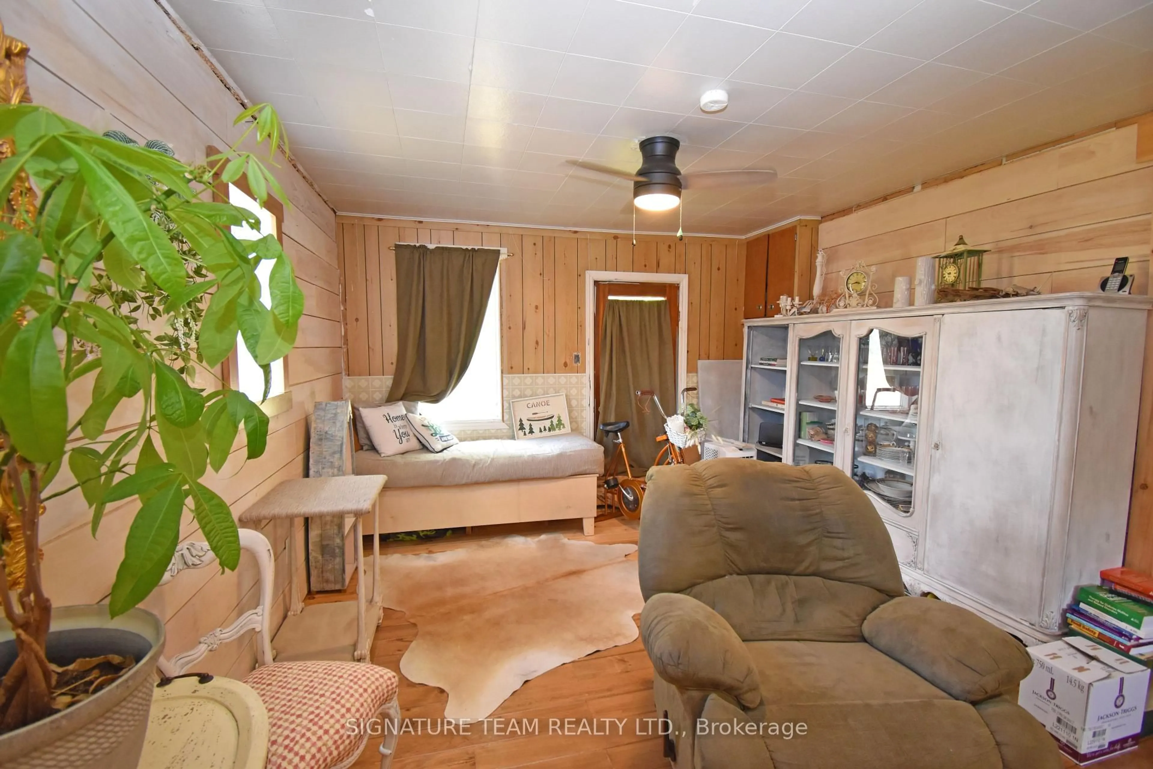 A pic of a room for 2445 Simpson Pit Rd, Round Lake Centre Ontario K0J 2J0