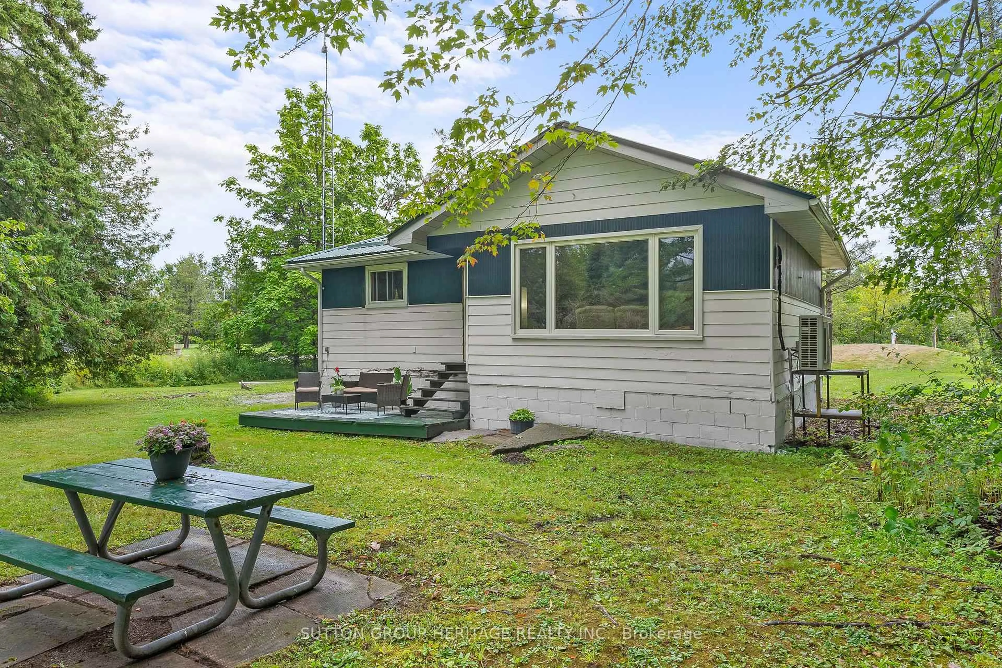 Patio, water/lake/river/ocean view for 33 Crooked Crt, Kawartha Lakes Ontario K0M 1C0