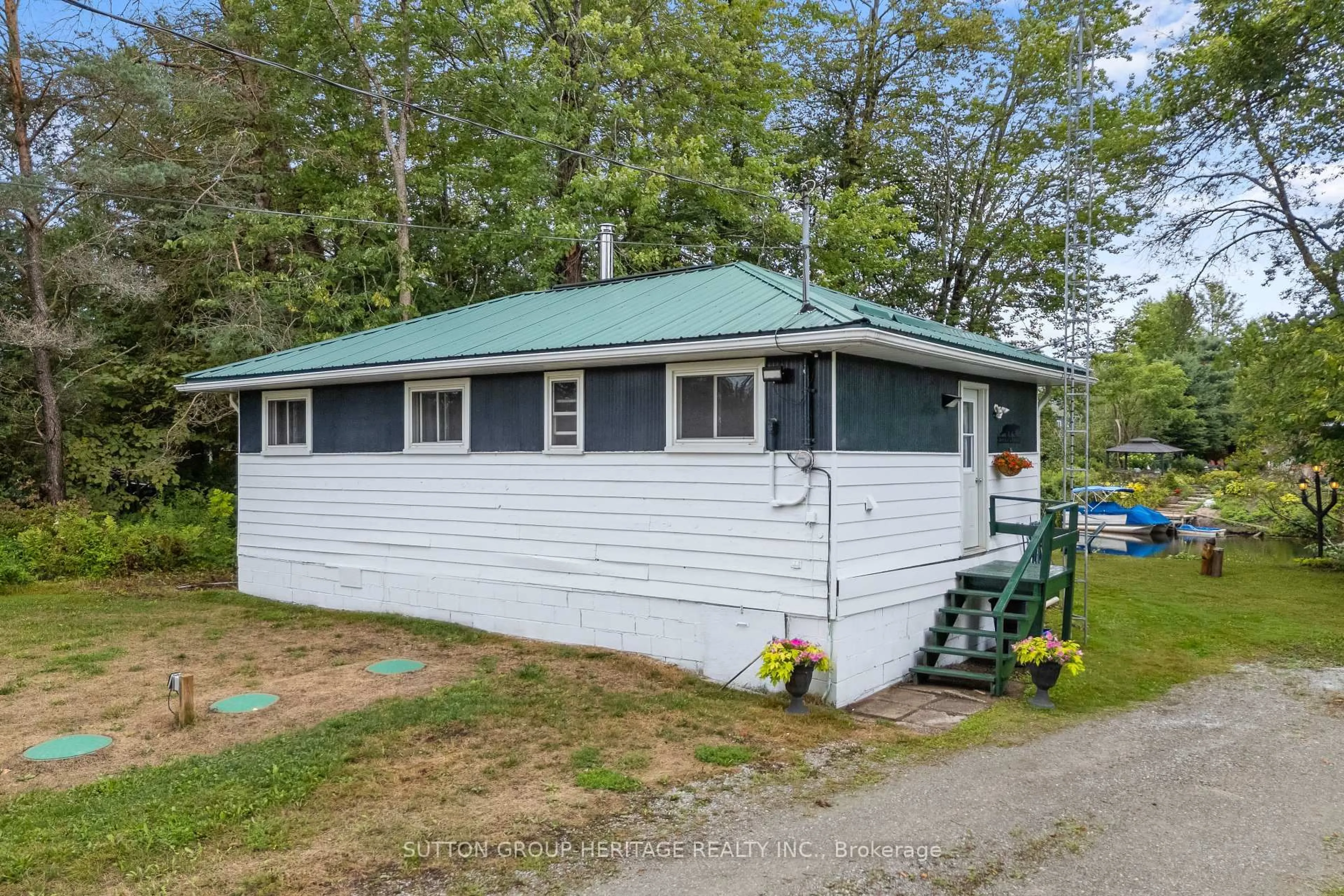 Shed for 33 Crooked Crt, Kawartha Lakes Ontario K0M 1C0