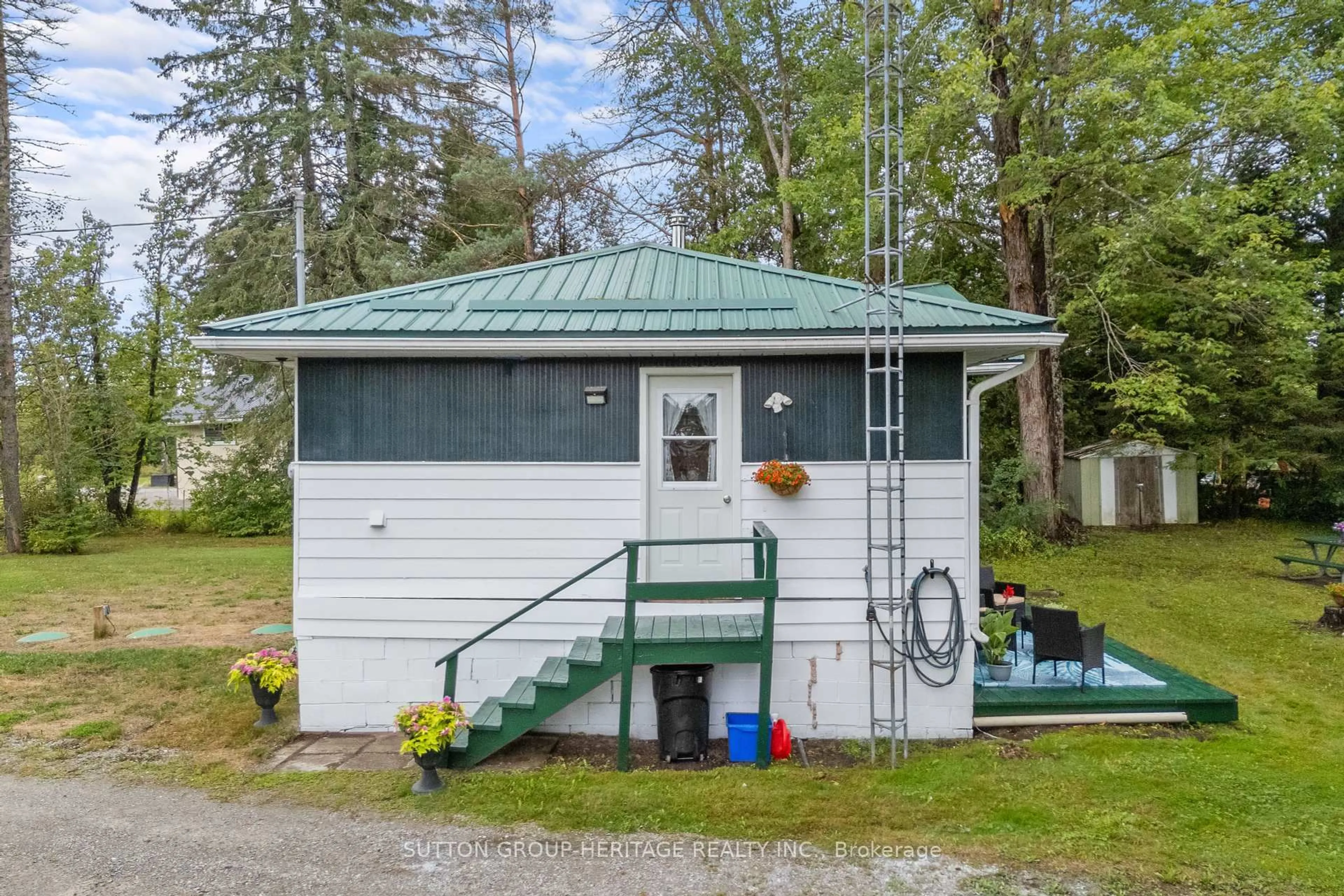 Shed for 33 Crooked Crt, Kawartha Lakes Ontario K0M 1C0