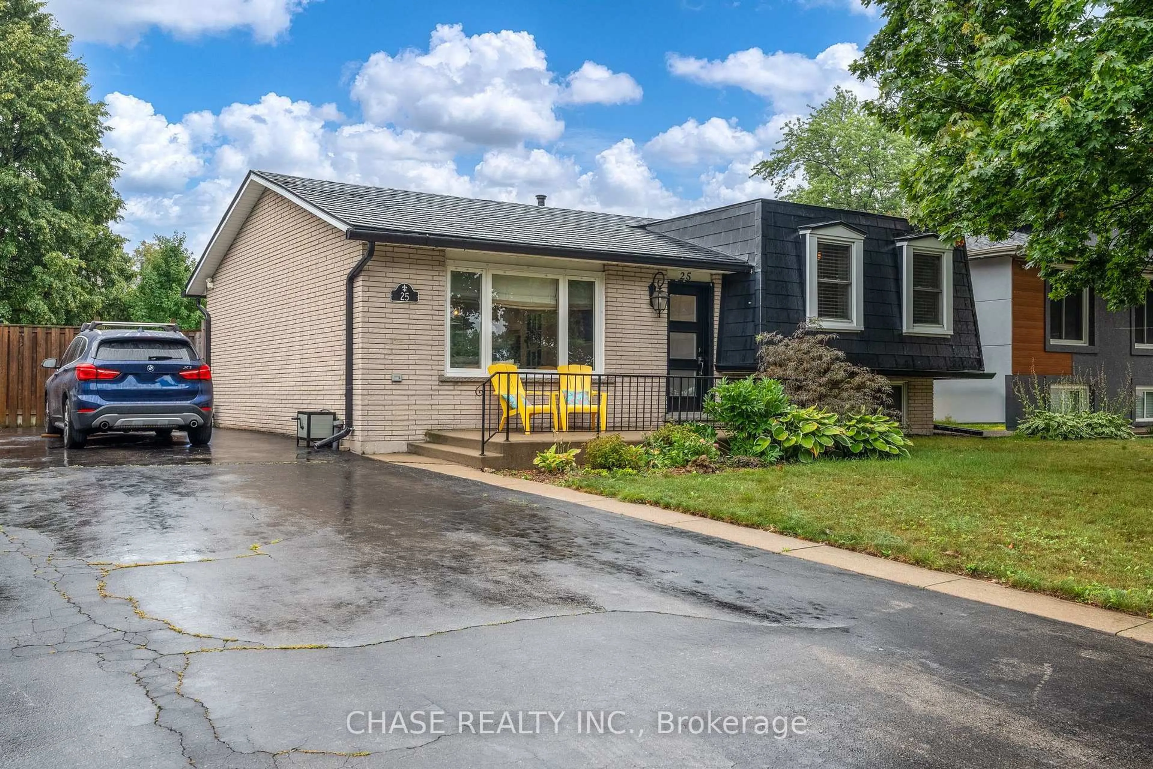 Home with vinyl exterior material, street for 25 Glenvale Dr, Hamilton Ontario L9C 2X5
