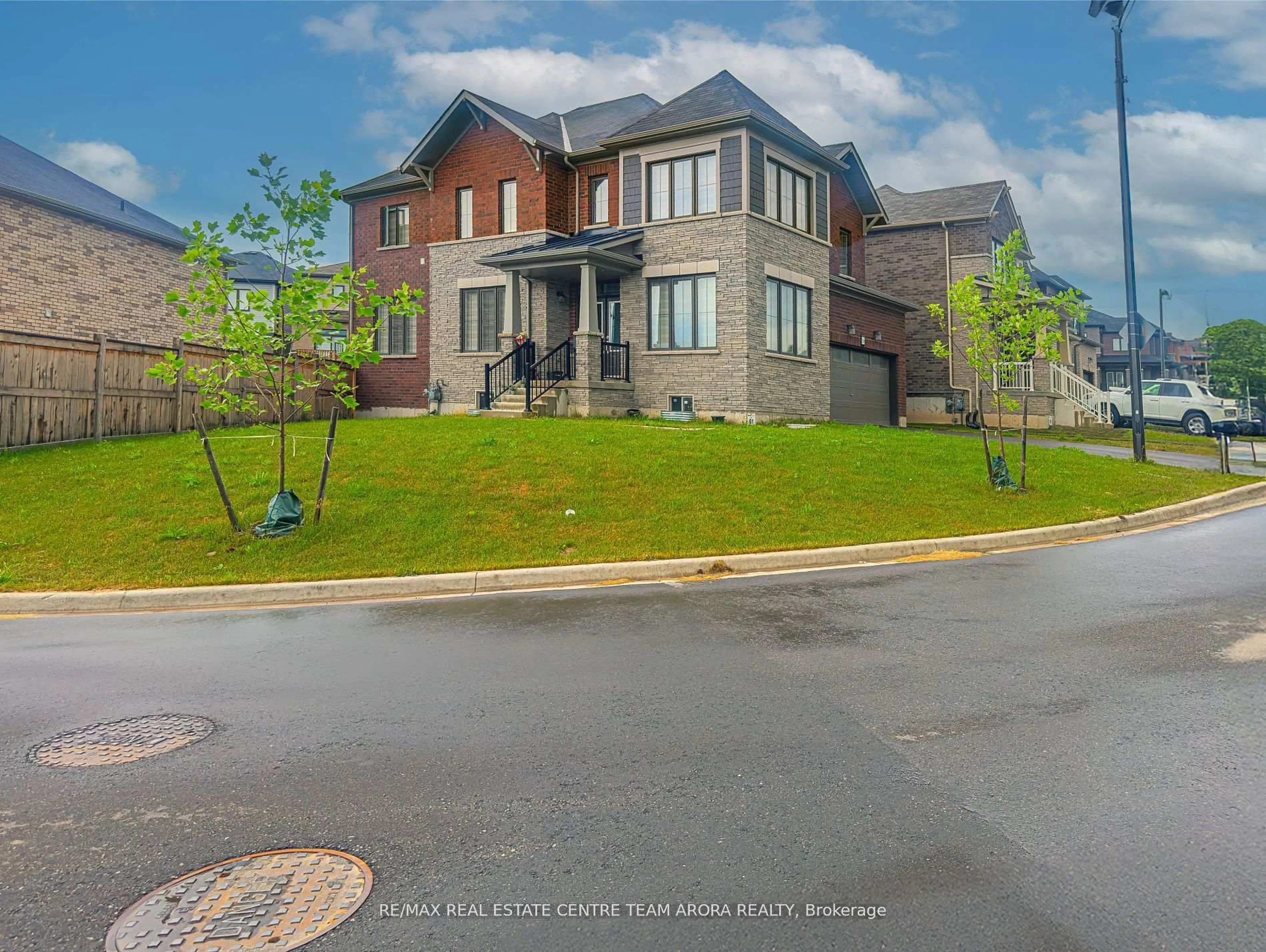 A pic from outside/outdoor area/front of a property/back of a property/a pic from drone, street for 106 Sundin Dr, Haldimand Ontario N3W 0H3