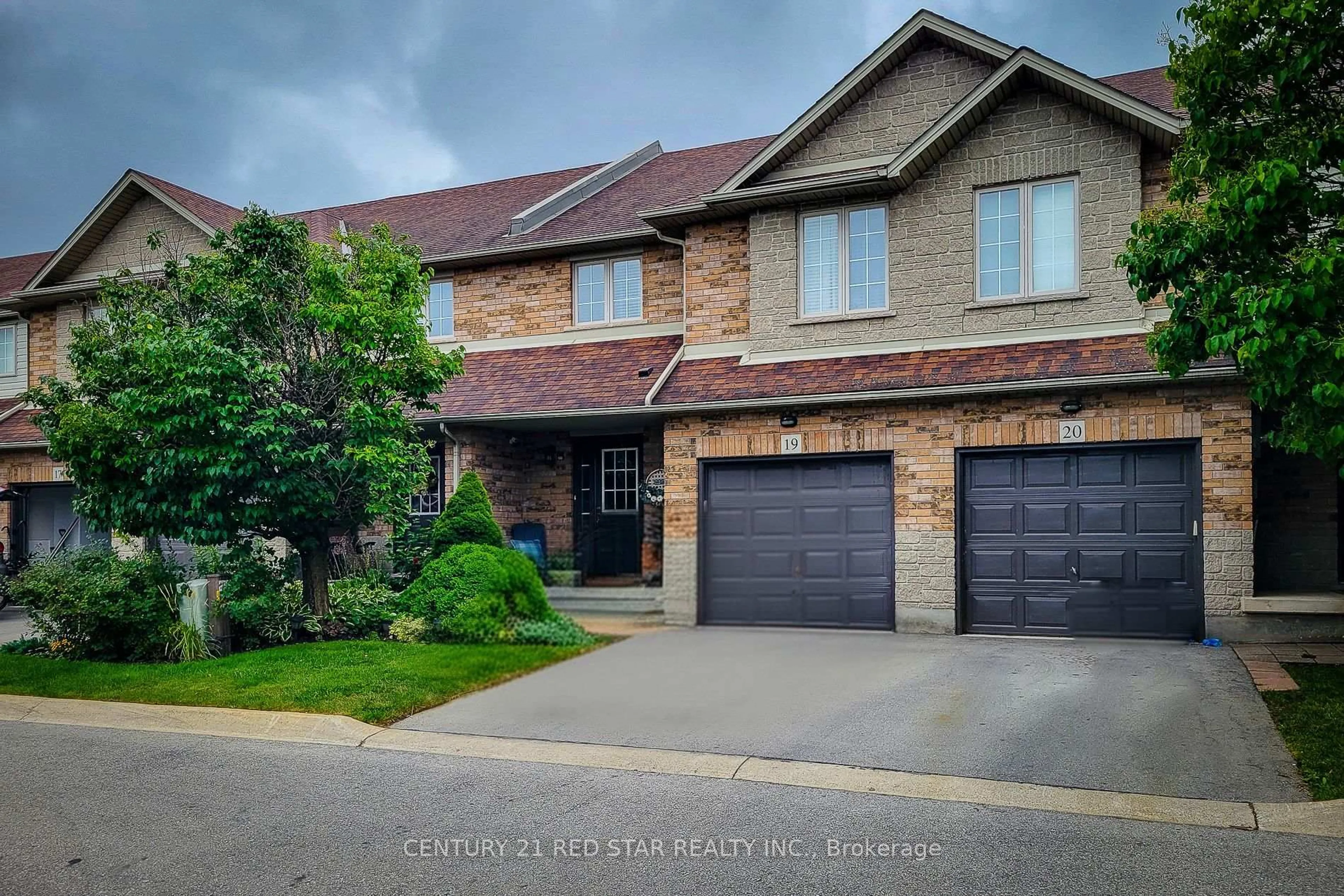 Home with brick exterior material, street for 18 Cedar St #19, Grimsby Ontario L3M 5M7