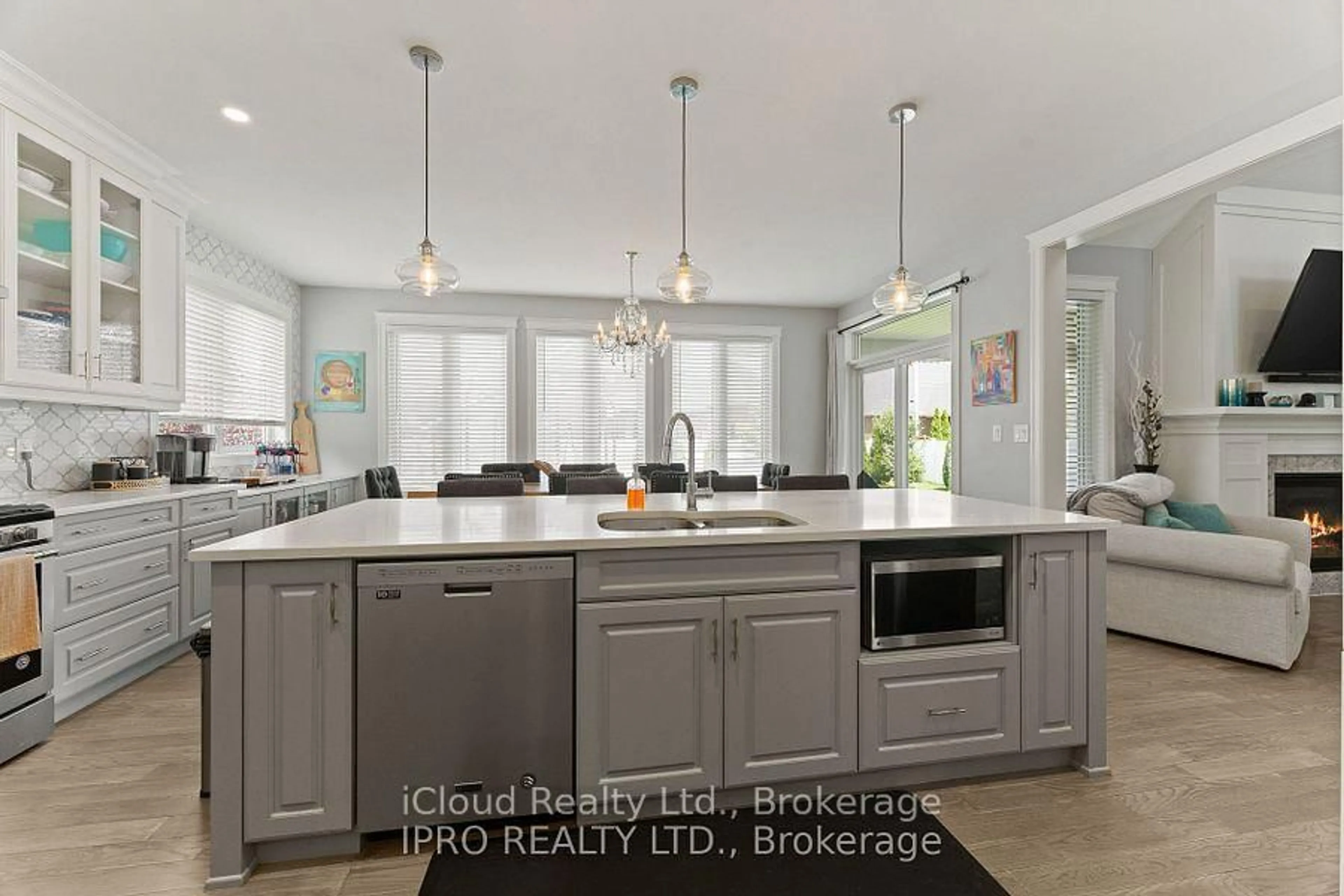 Open concept kitchen, unknown for 139 Blue Jay Cres, Windsor Ontario N9W 0E3