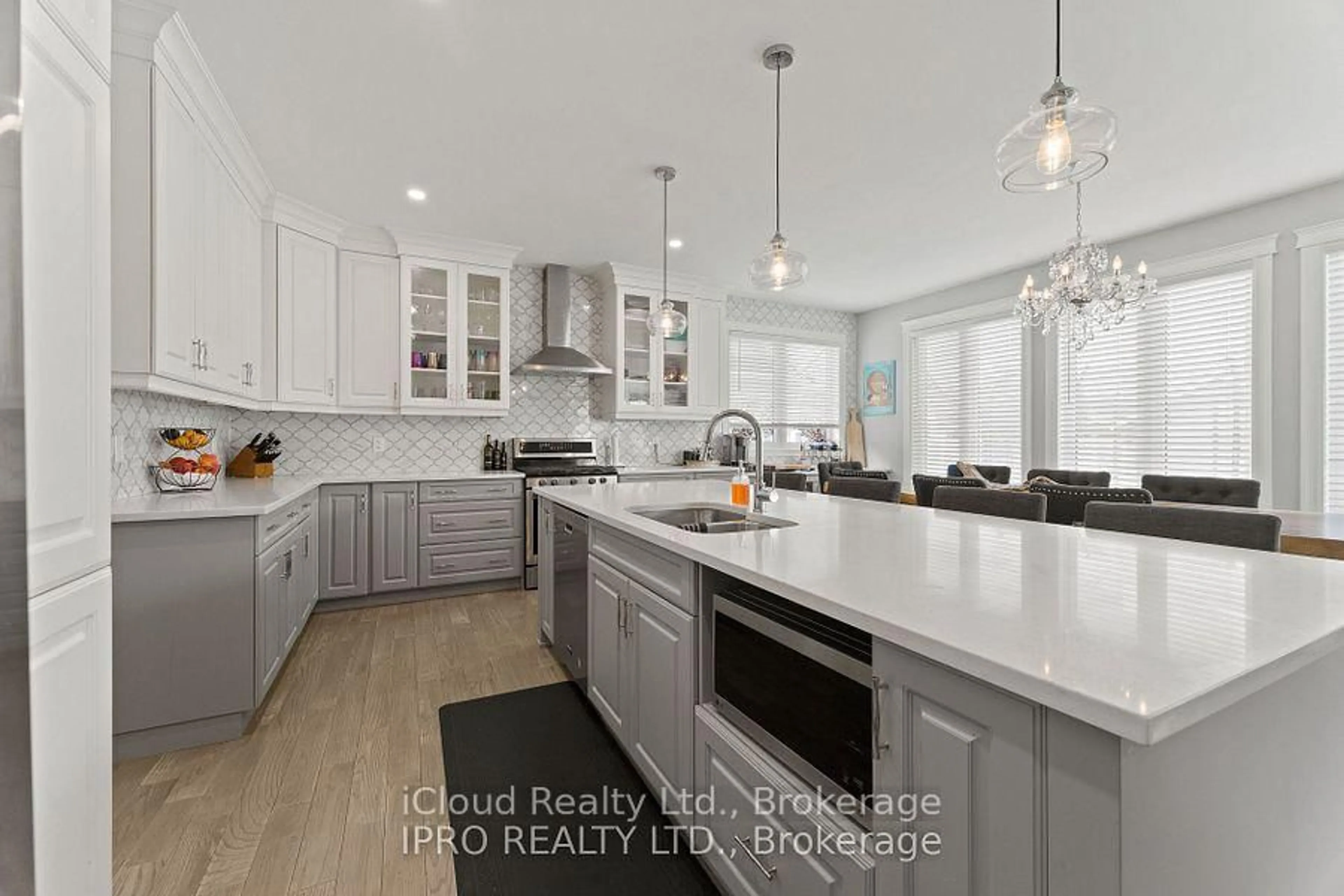 Open concept kitchen, ceramic/tile floor for 139 Blue Jay Cres, Windsor Ontario N9W 0E3
