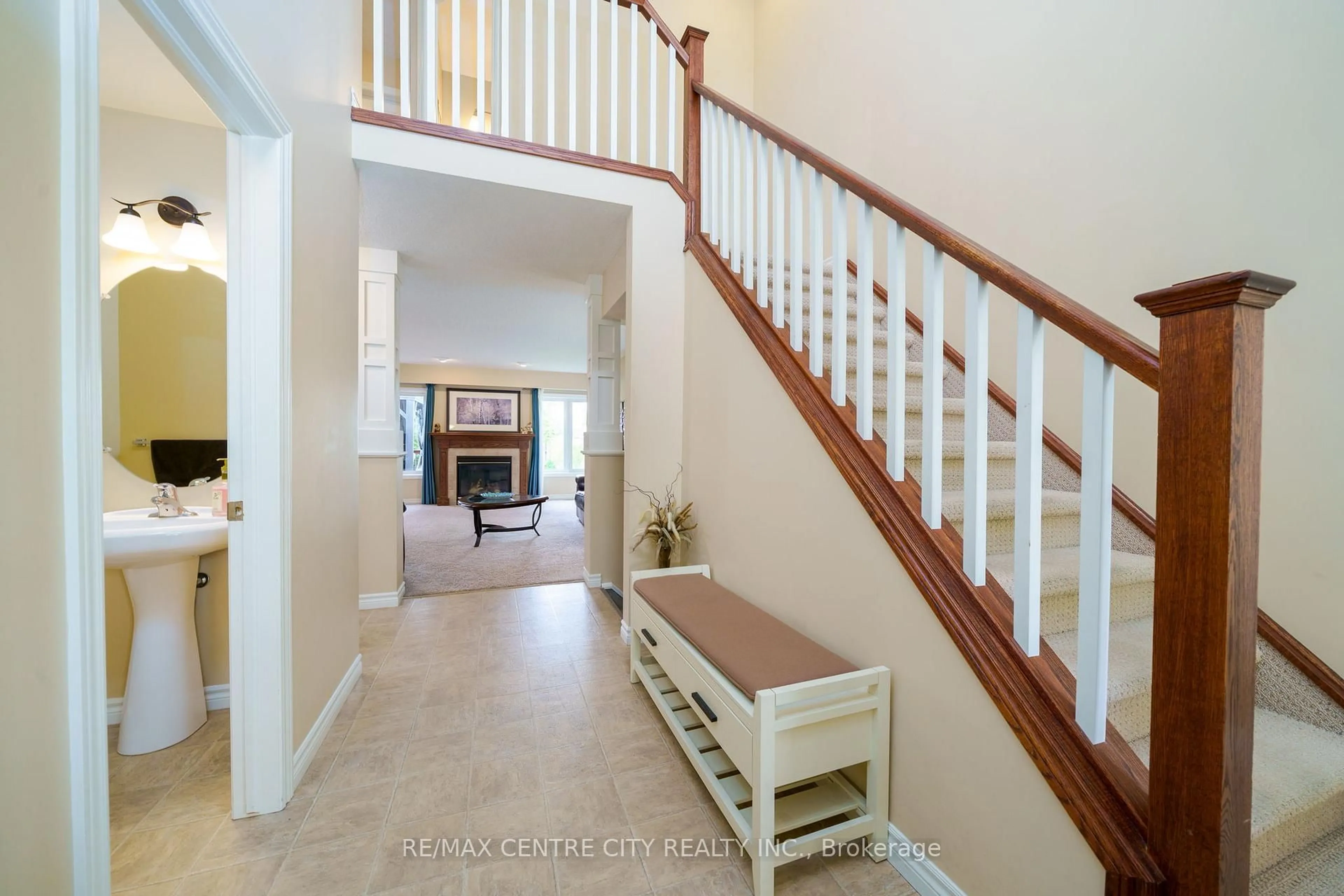 Unknown for 8 Fenwick Crt, St. Thomas Ontario N5R 6M6