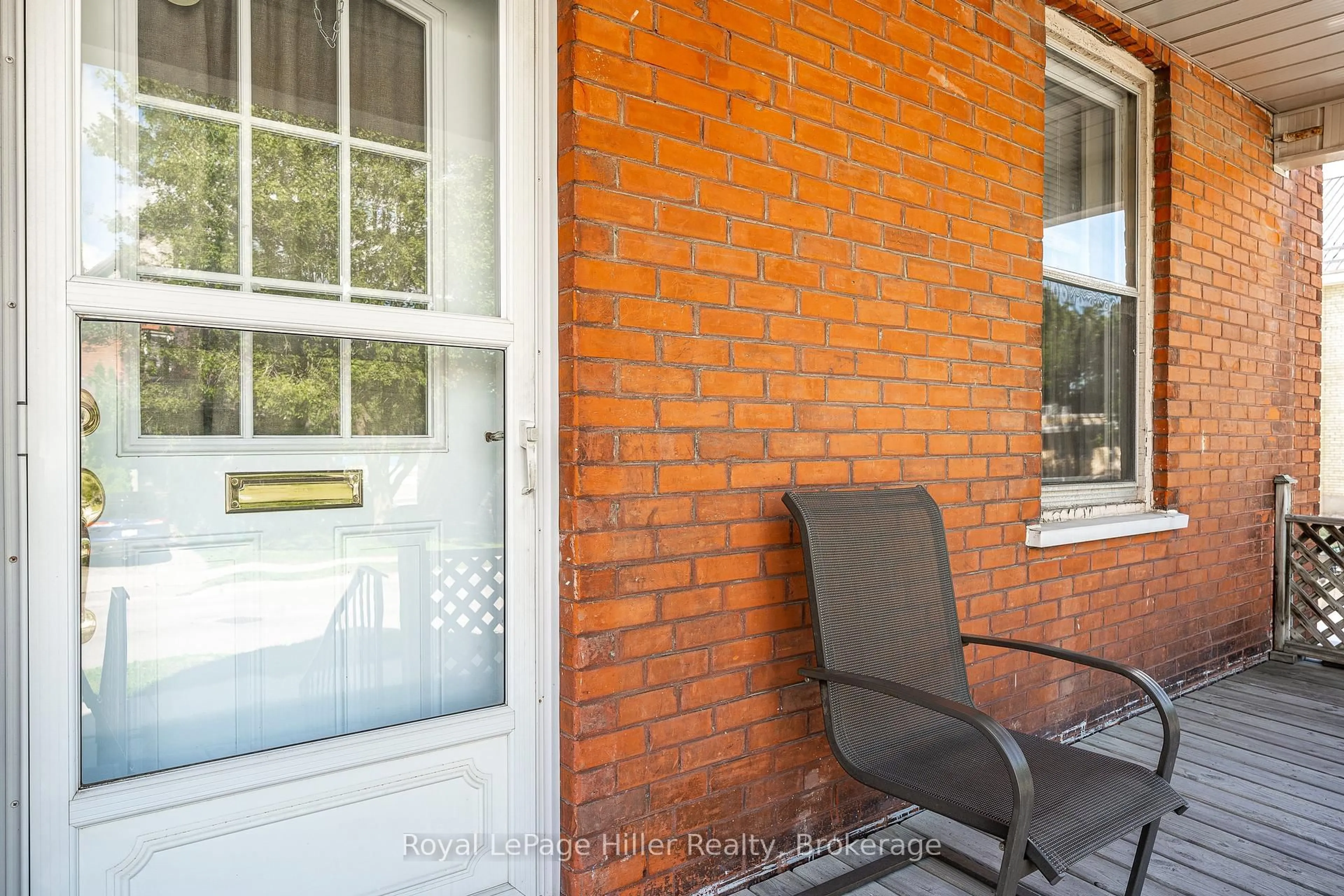 Unknown for 139 Wellington St, Stratford Ontario N5A 2L4