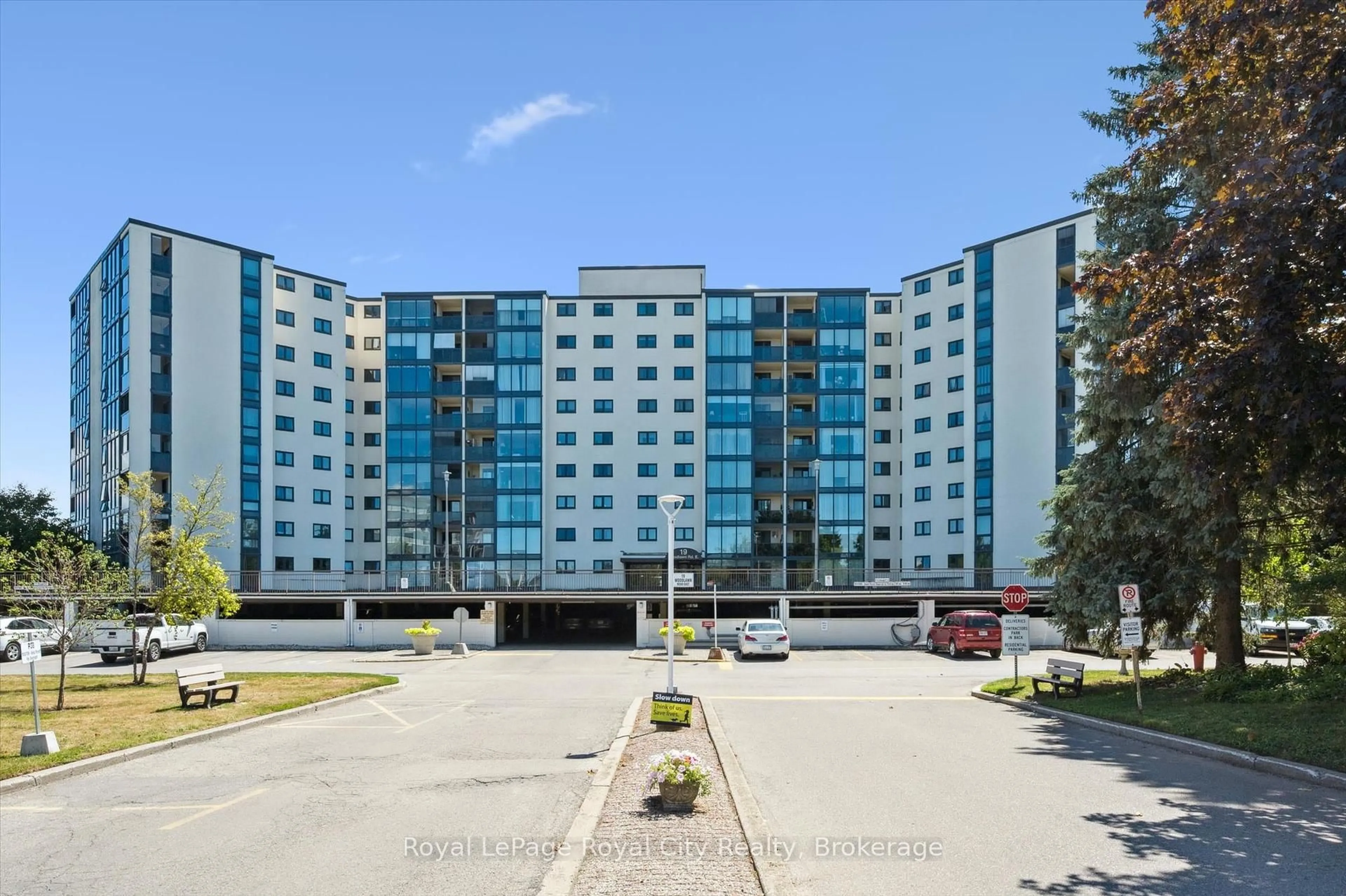 A pic from outside/outdoor area/front of a property/back of a property/a pic from drone, building for 19 Woodlawn Rd #713, Guelph Ontario N1H 7B1