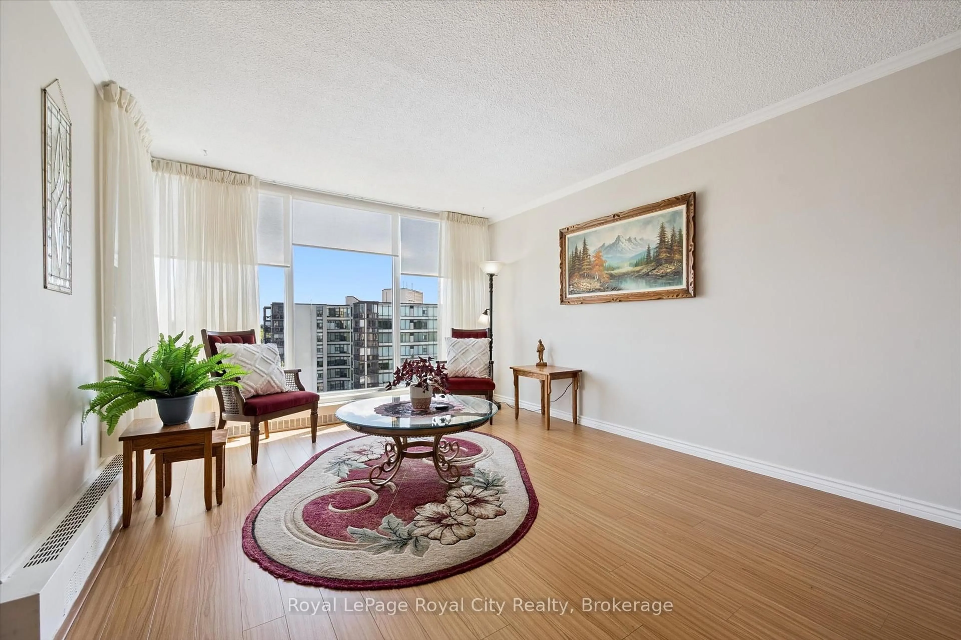 Indoor foyer for 19 Woodlawn Rd #713, Guelph Ontario N1H 7B1