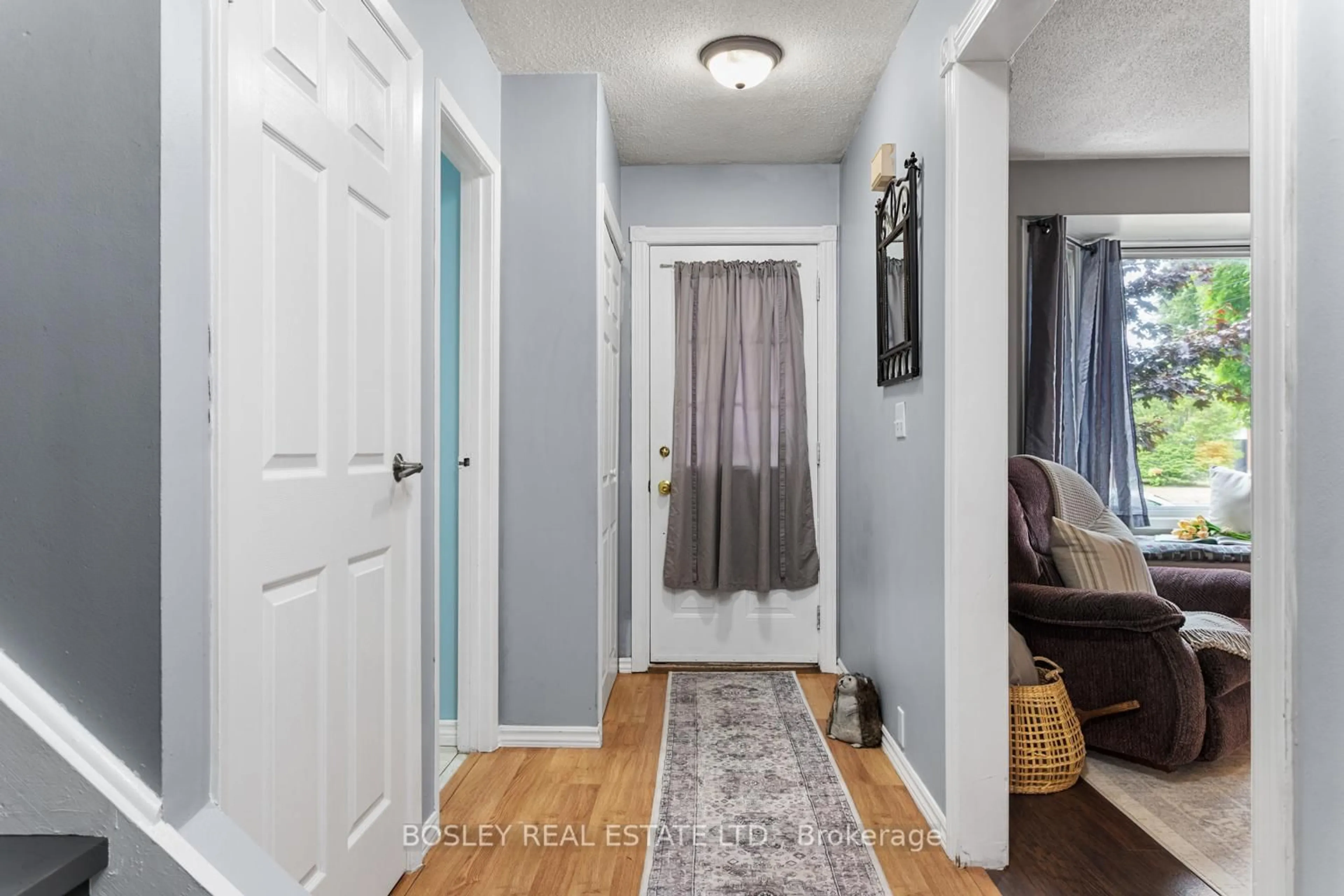 Indoor entryway for 687 Mackechnie Cres, Cobourg Ontario K9A 4Y1