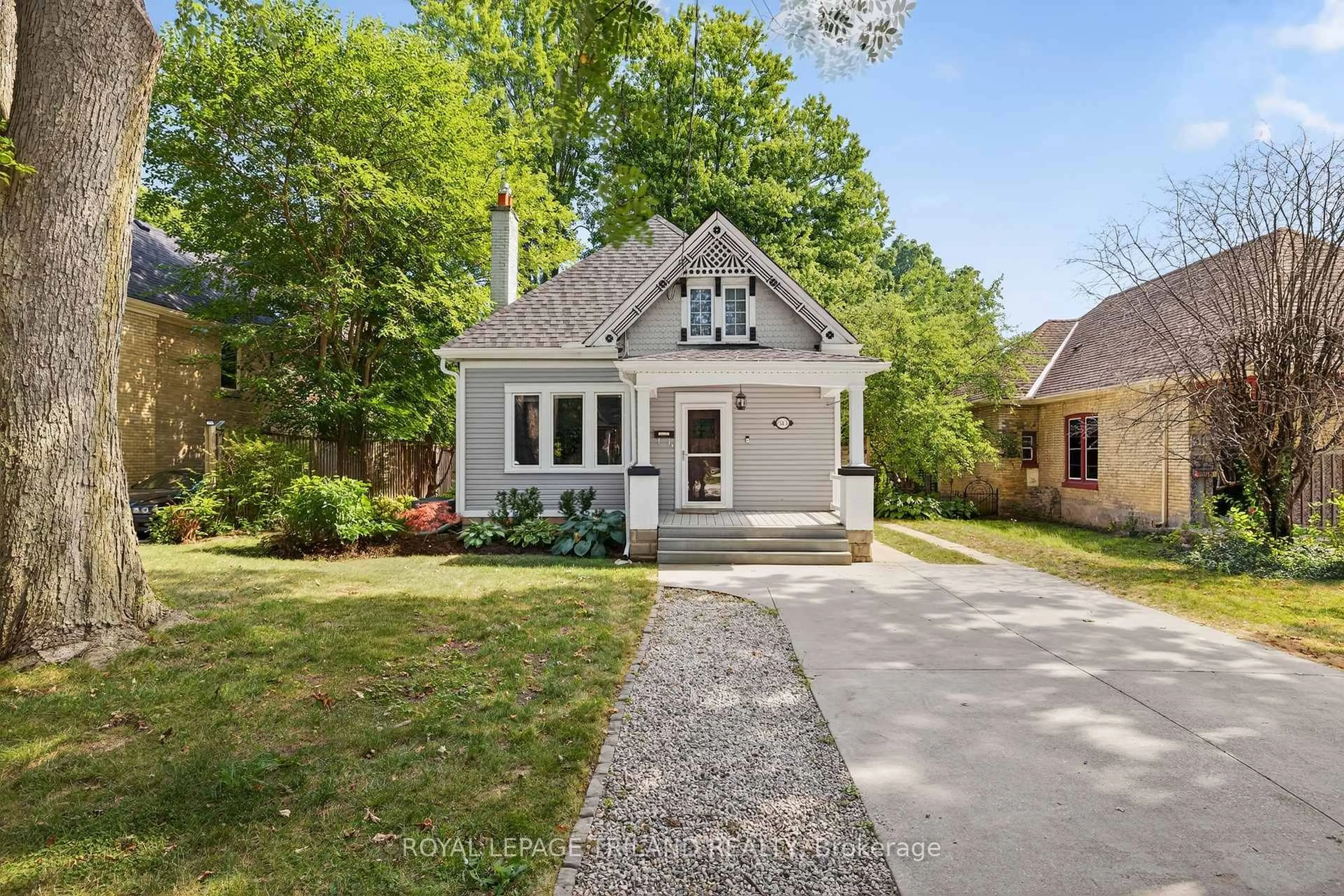 Home with brick exterior material, street for 513 Grosvenor St, London East Ontario N5Y 3S8