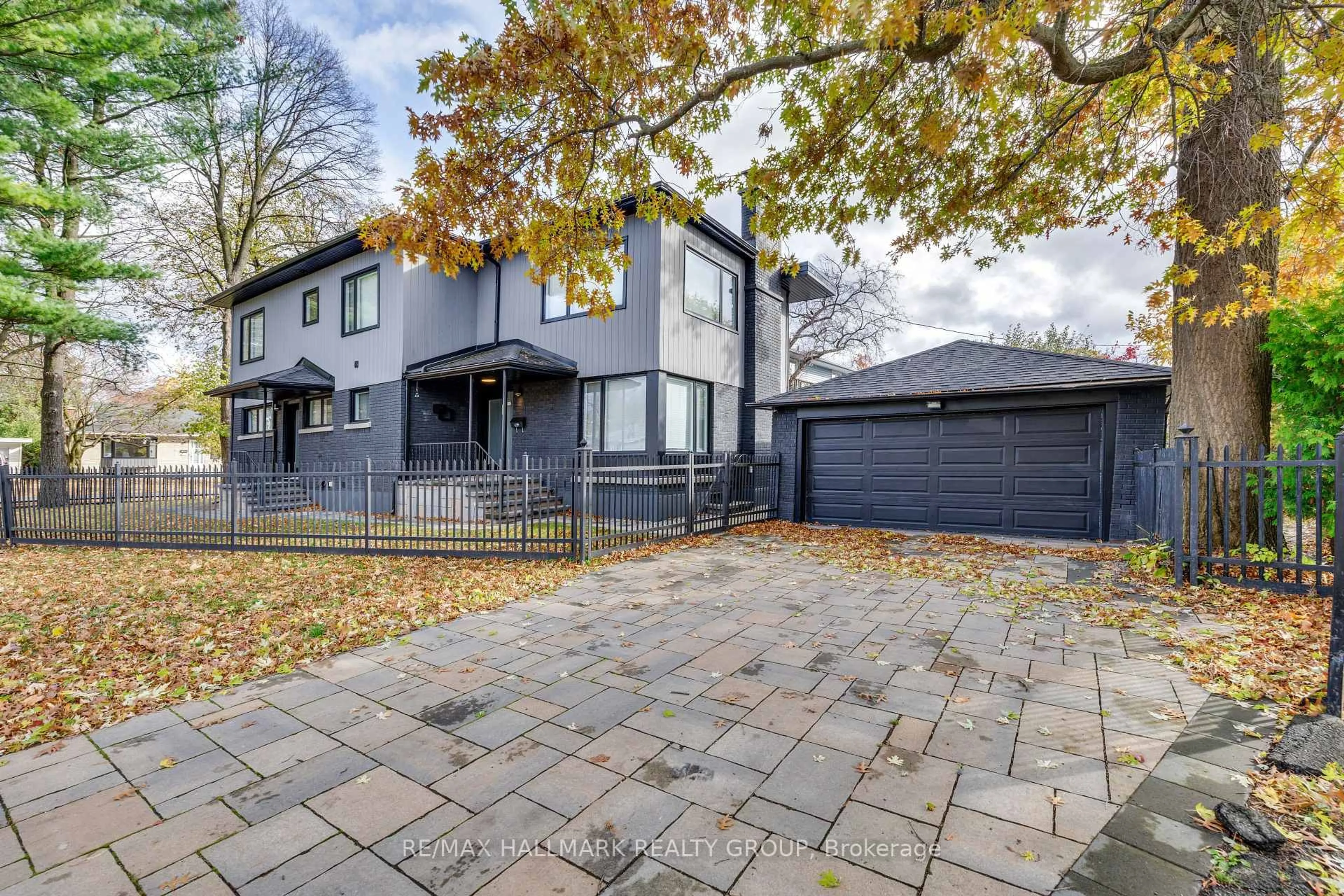Home with brick exterior material, street for 900 Wingate Dr, Ottawa Ontario K1G 1S5
