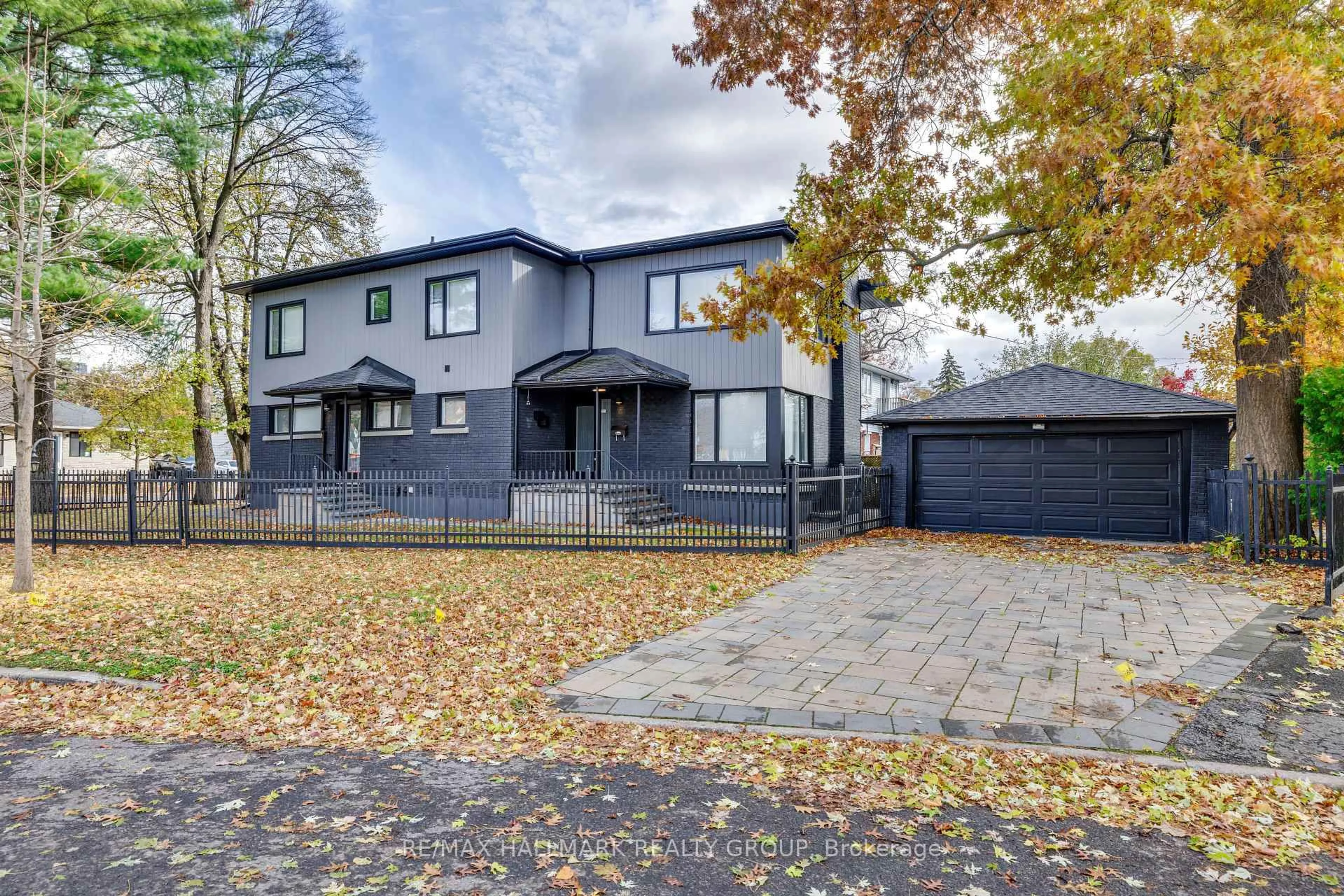 Home with brick exterior material, street for 900 Wingate Dr, Ottawa Ontario K1G 1S5