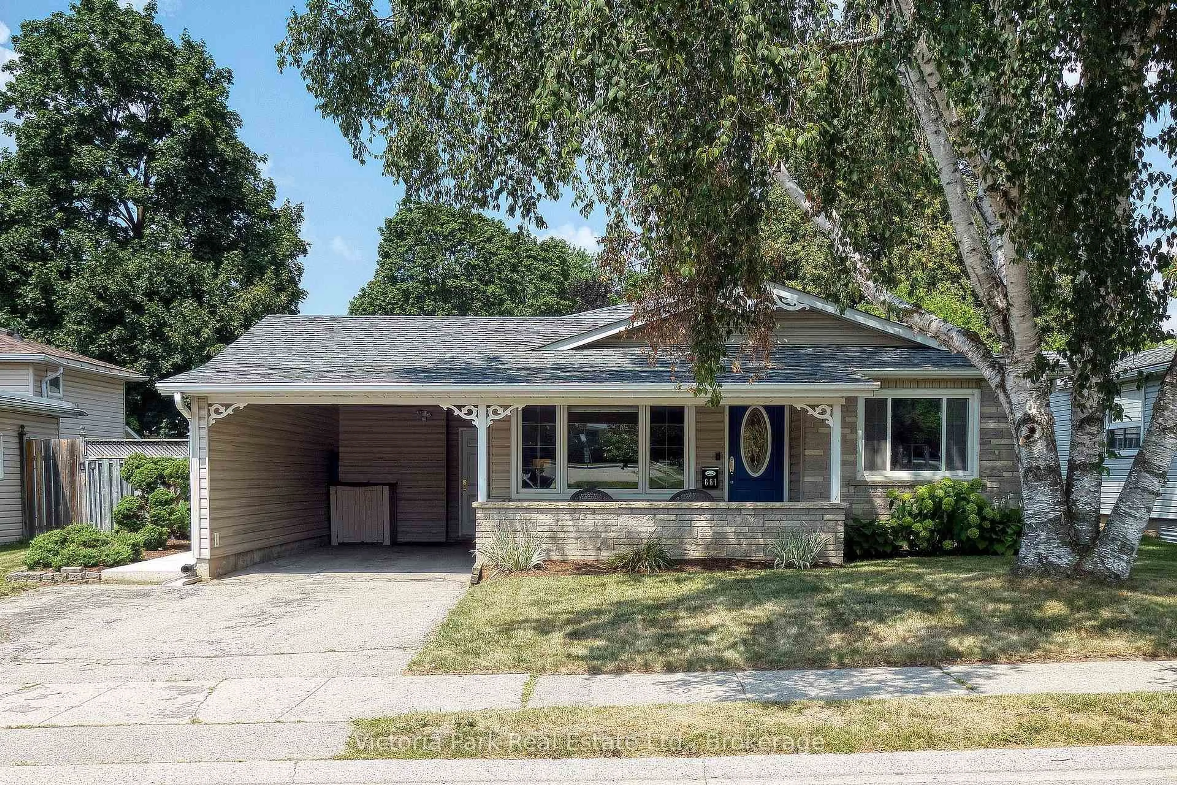 Home with vinyl exterior material, street for 661 Glen Forrest Blvd, Waterloo Ontario N2L 4K4