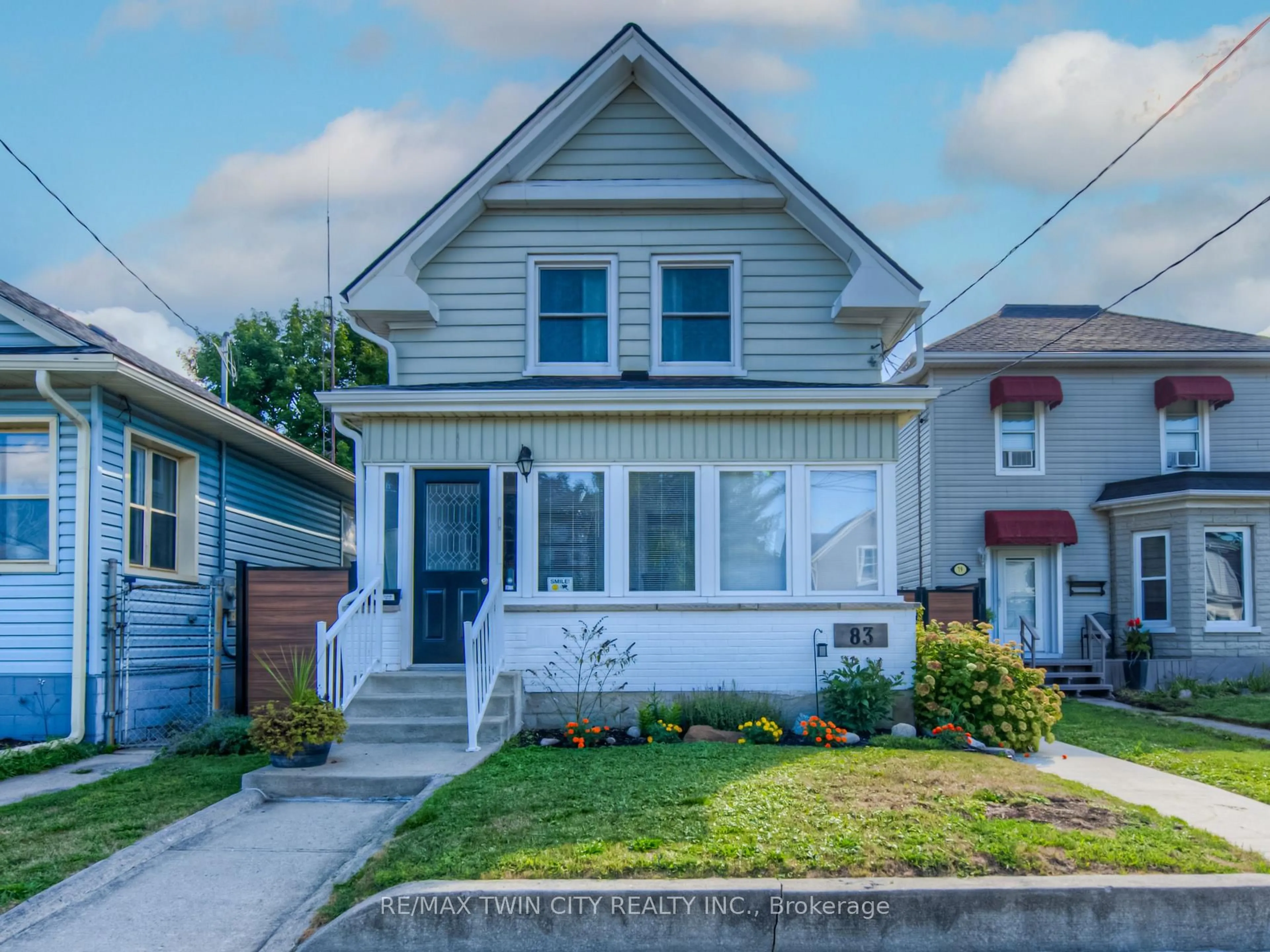 Home with vinyl exterior material, street for 83 Bond St, Cambridge Ontario N1R 4B7