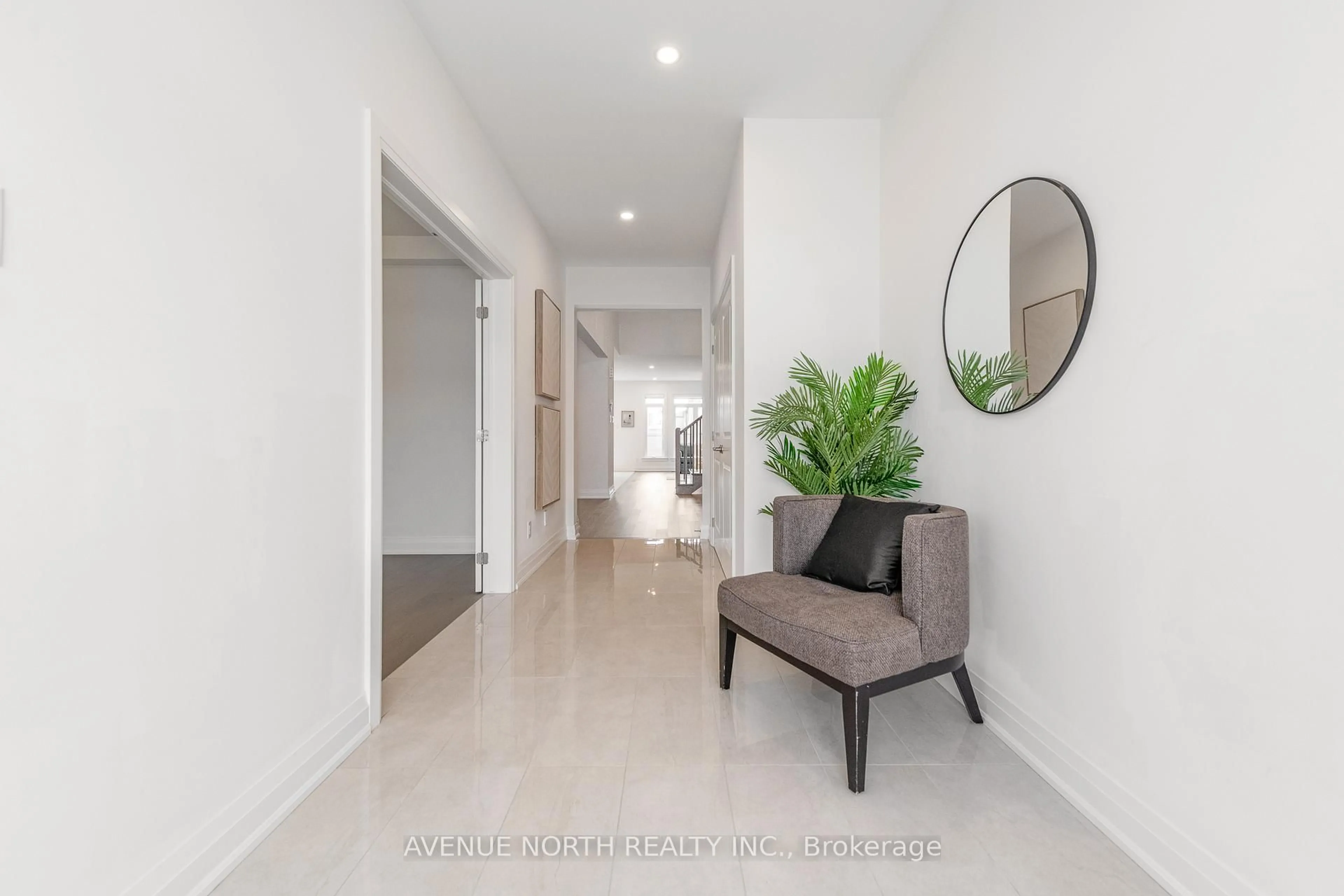 Indoor entryway for 3339 Findlay Creek Dr, Ottawa Ontario K1T 0V4