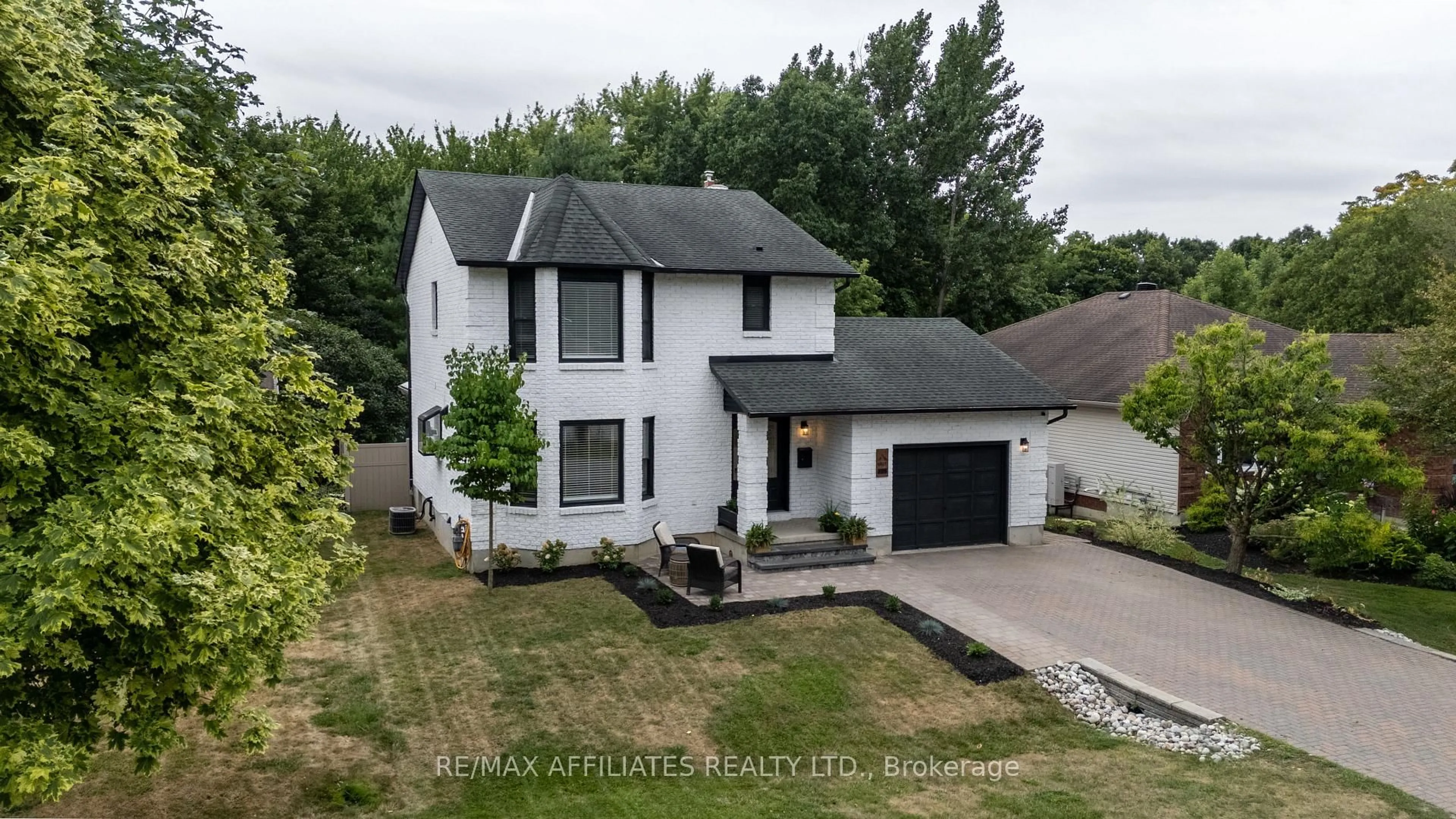 A pic from outside/outdoor area/front of a property/back of a property/a pic from drone, street for 2C Baxter Dr, Brockville Ontario K6V 3T8