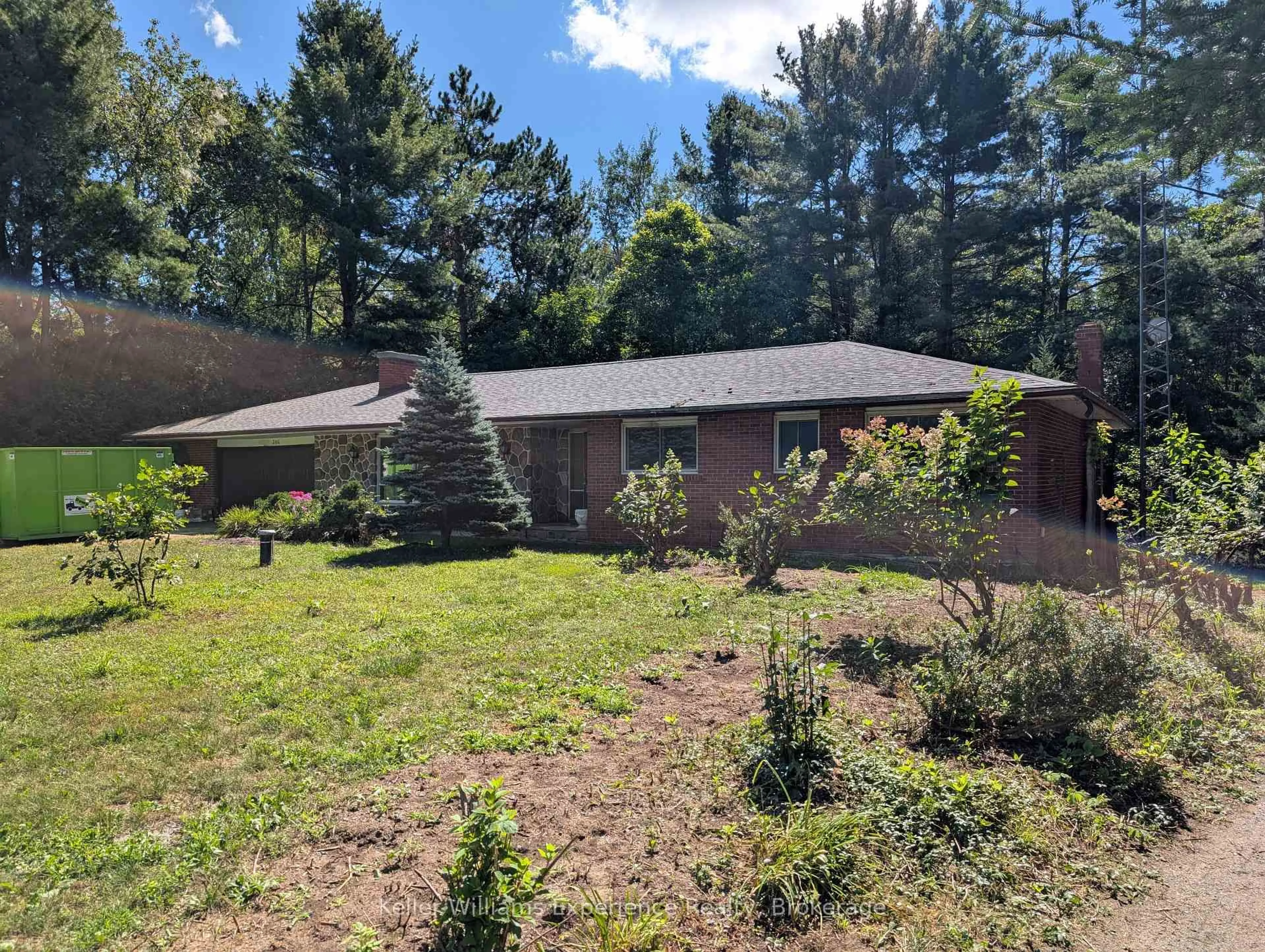 A pic from outside/outdoor area/front of a property/back of a property/a pic from drone, forest/trees view for 386 Beaumont Dr, Bracebridge Ontario P1L 1X2