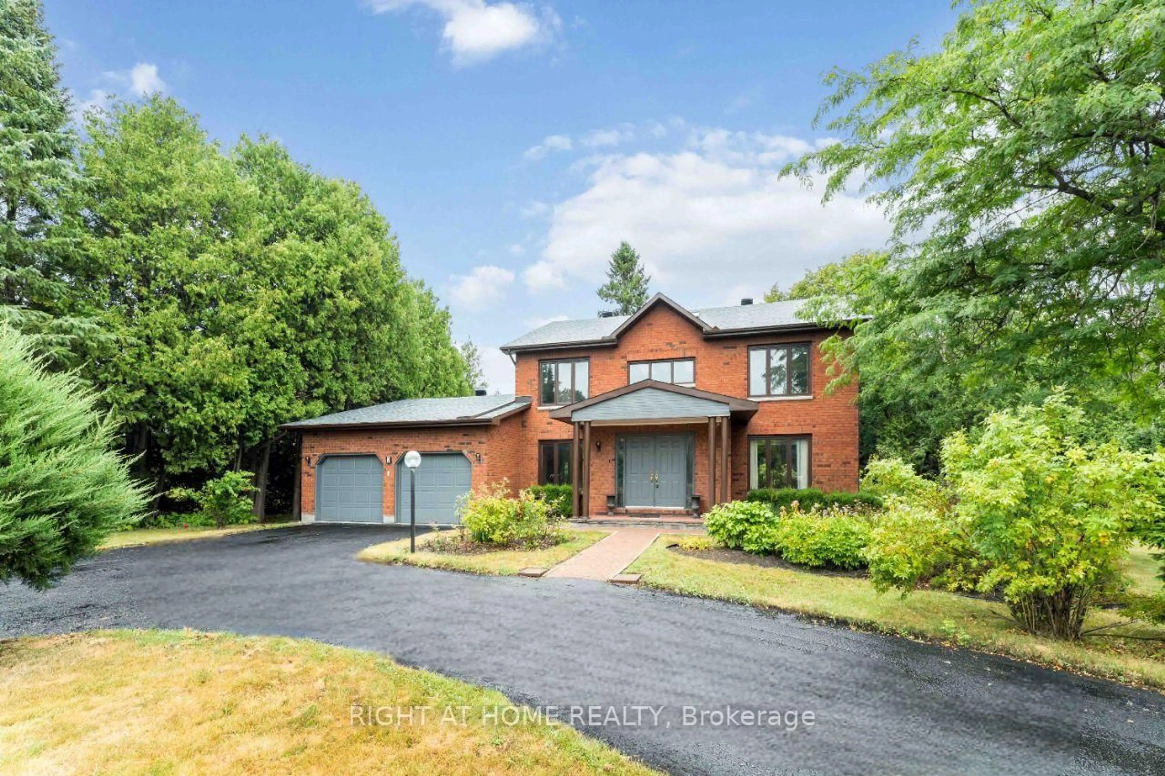 Home with brick exterior material, street for 2 Muirfield Gdns, Nepean Ontario K2R 1B8