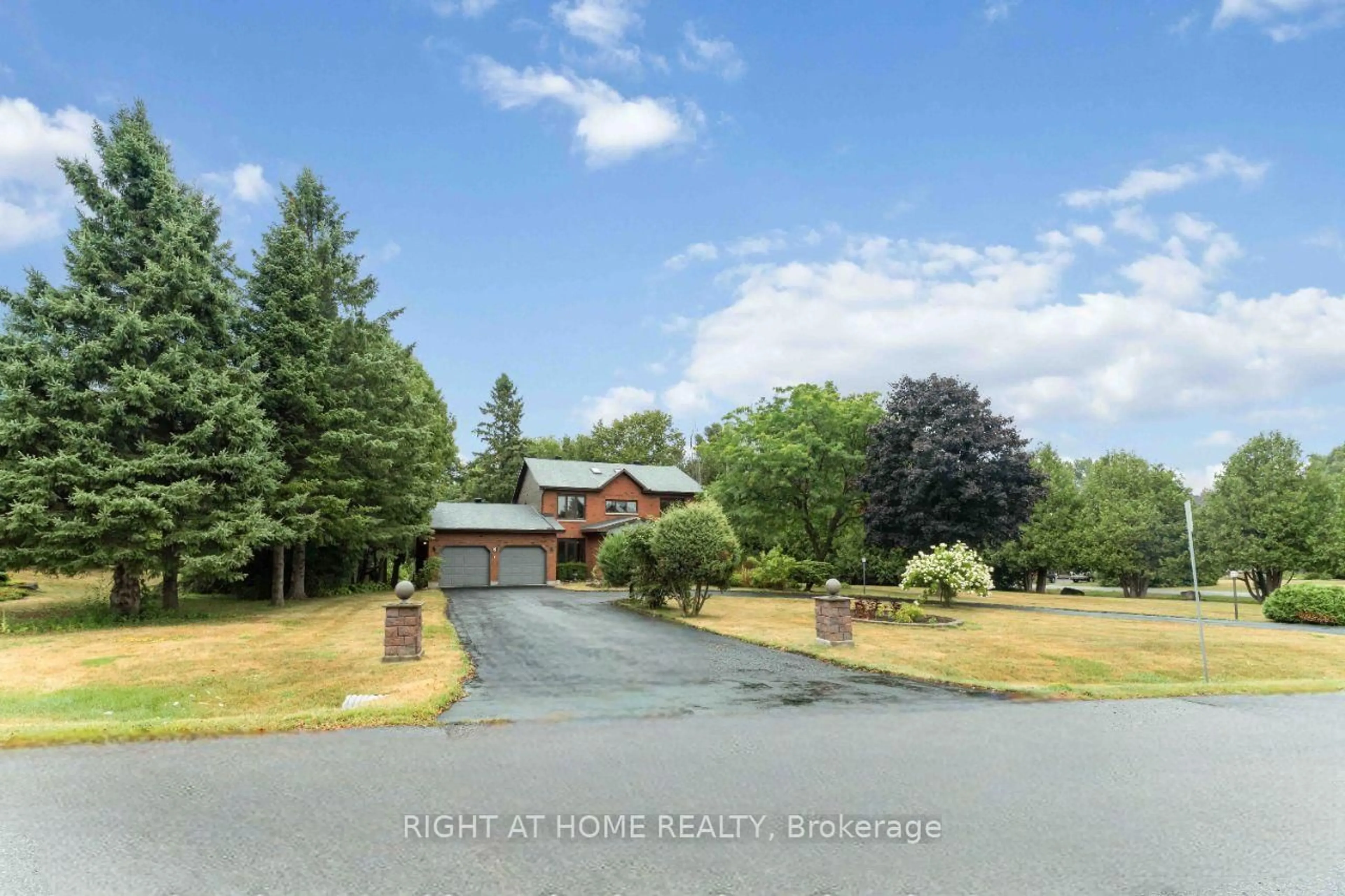 A pic from outside/outdoor area/front of a property/back of a property/a pic from drone, water/lake/river/ocean view for 2 Muirfield Gdns, Nepean Ontario K2R 1B8