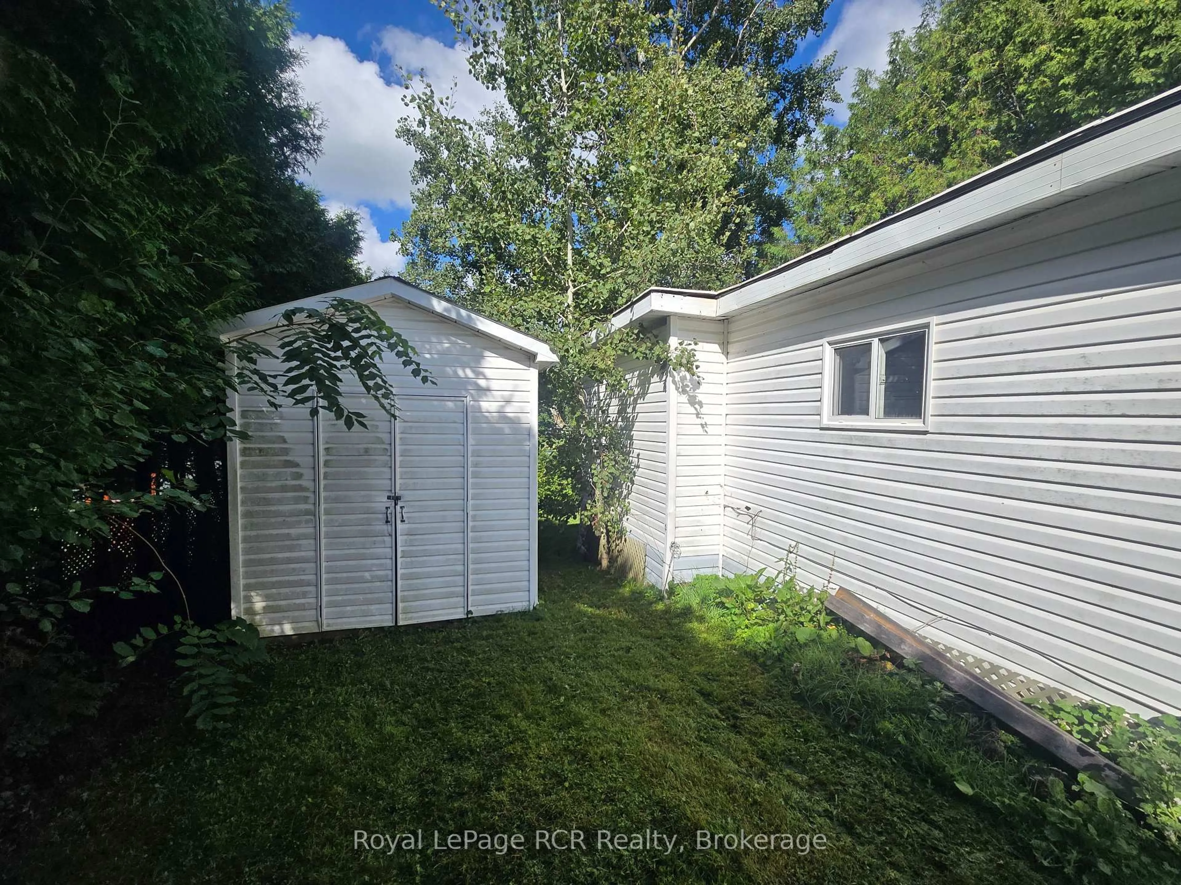 Shed for 108 Sussex Sq, Georgian Bluffs Ontario N4K 5N5