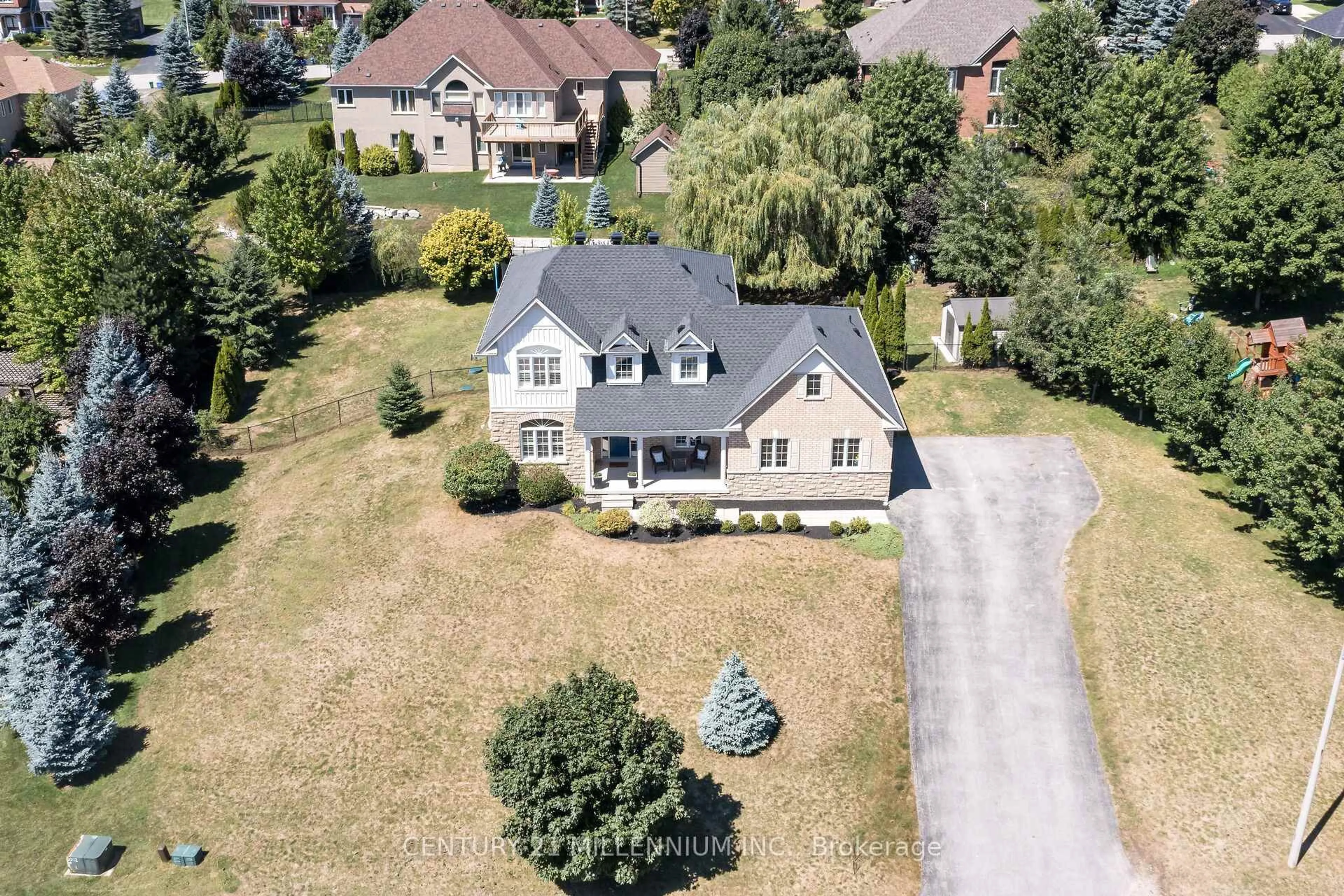 A pic from outside/outdoor area/front of a property/back of a property/a pic from drone, street for 19 Leader Crt, Erin Ontario N0B 1Z0