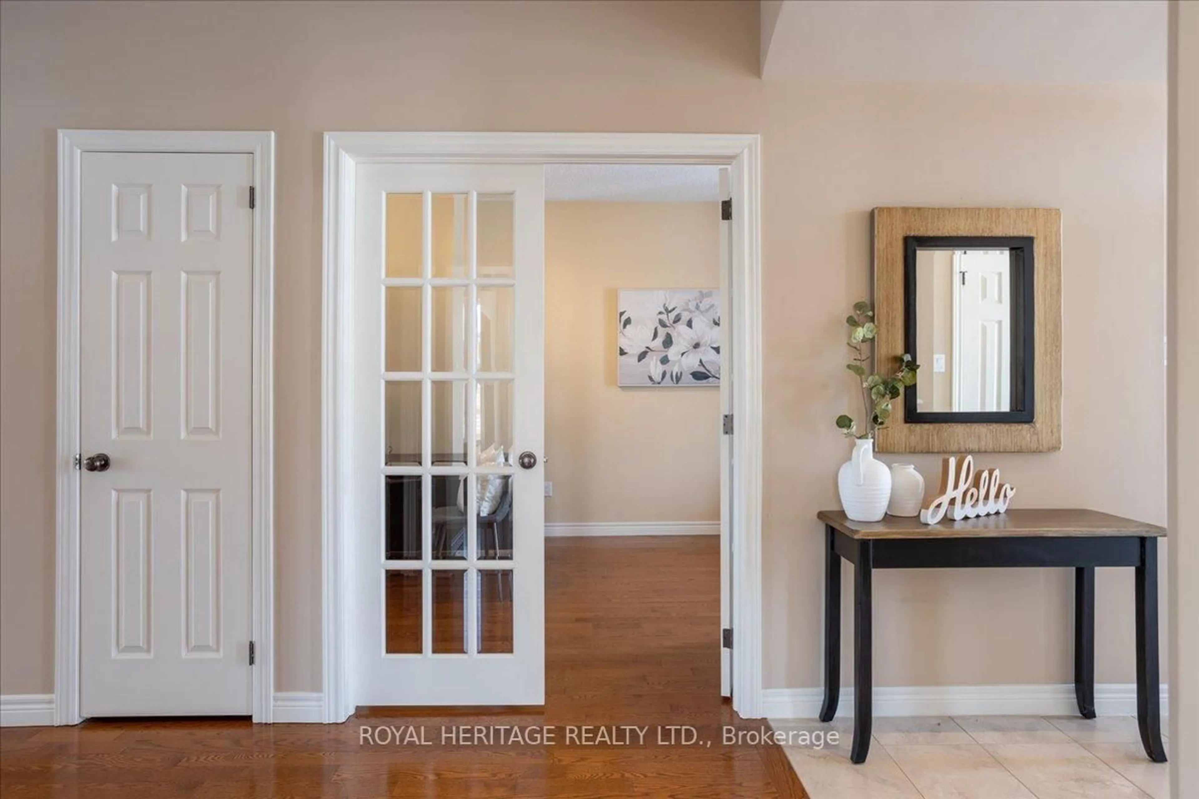 Indoor entryway for 51 South Harbour Dr, Kawartha Lakes Ontario K0M 1A0