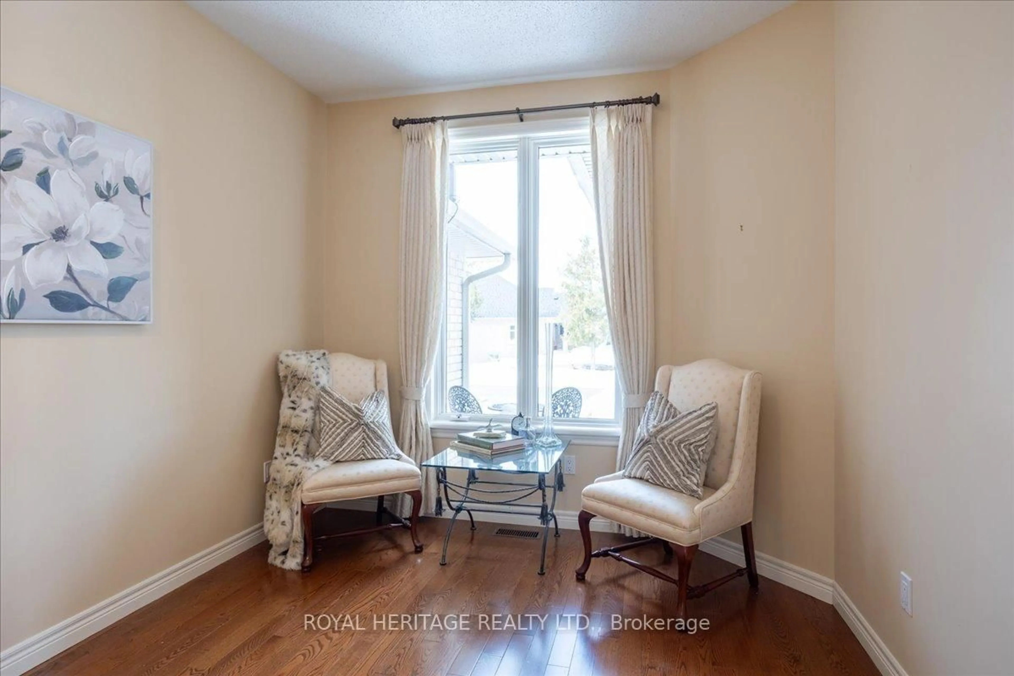 Living room with furniture, wood/laminate floor for 51 South Harbour Dr, Kawartha Lakes Ontario K0M 1A0