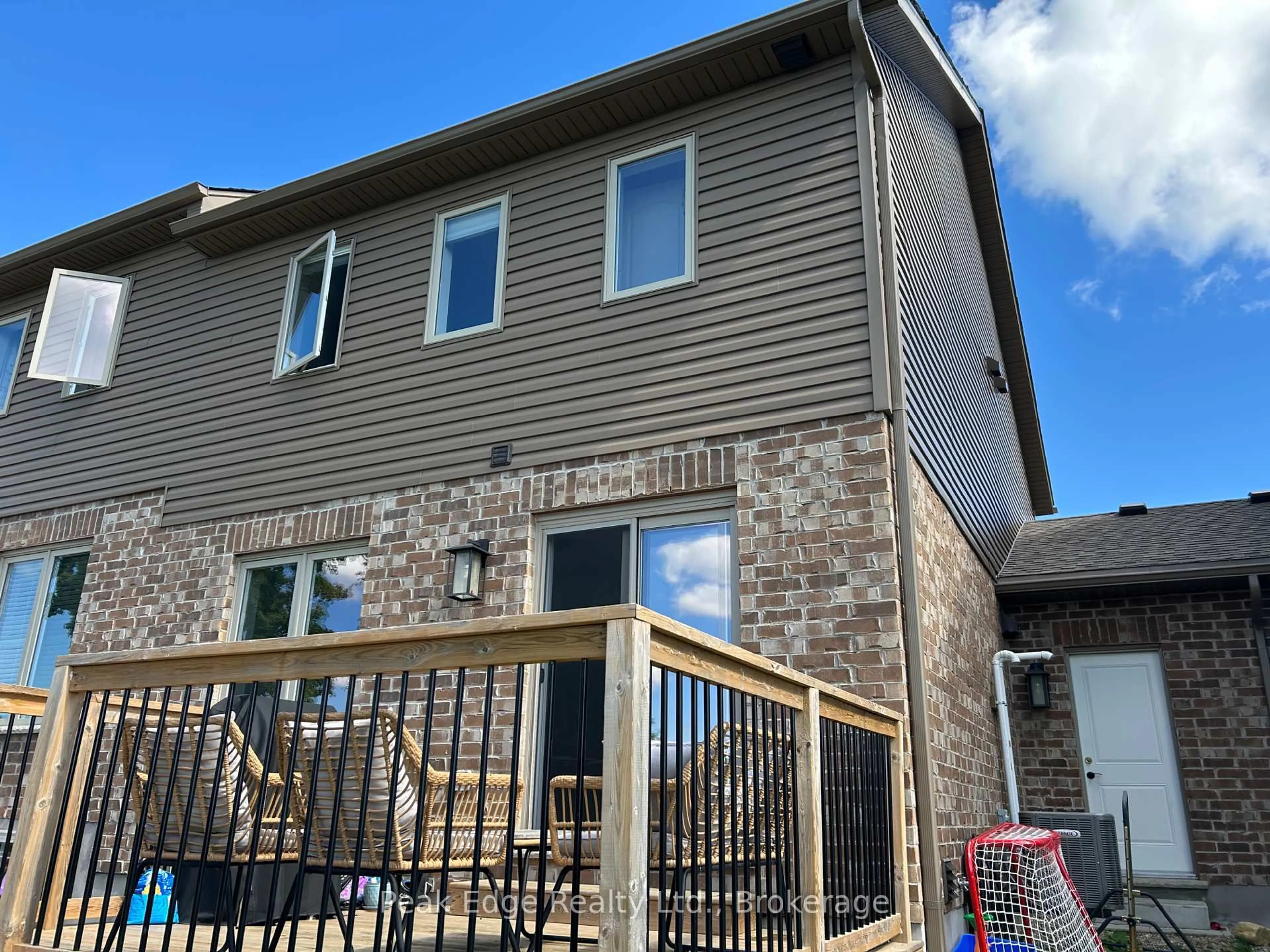 Home with vinyl exterior material, building for 158 Stonebrook Way, Grey Highlands Ontario N0C 1H0