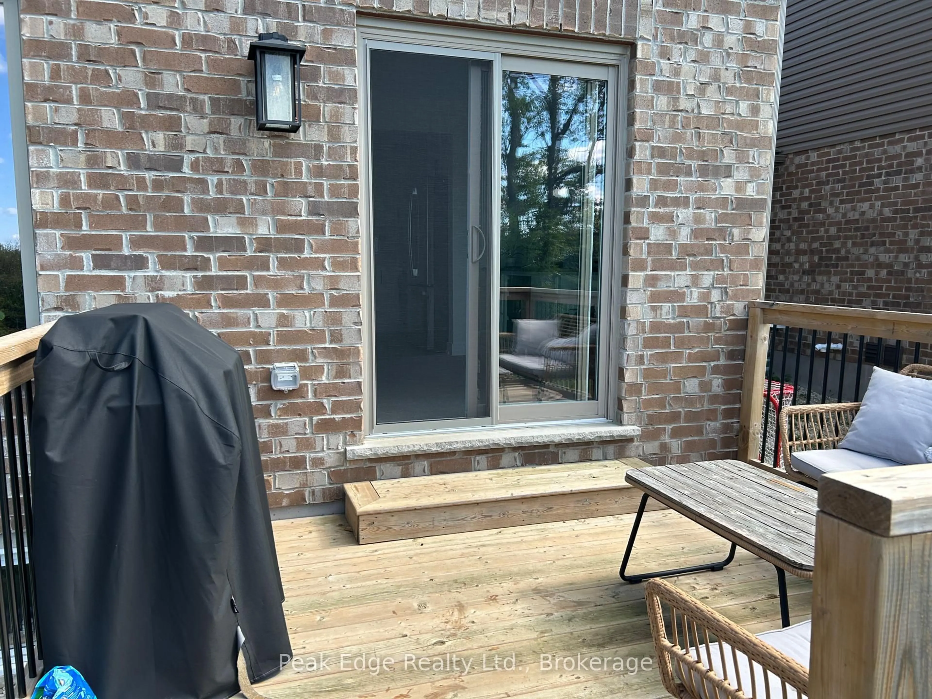Patio, street for 158 Stonebrook Way, Grey Highlands Ontario N0C 1H0