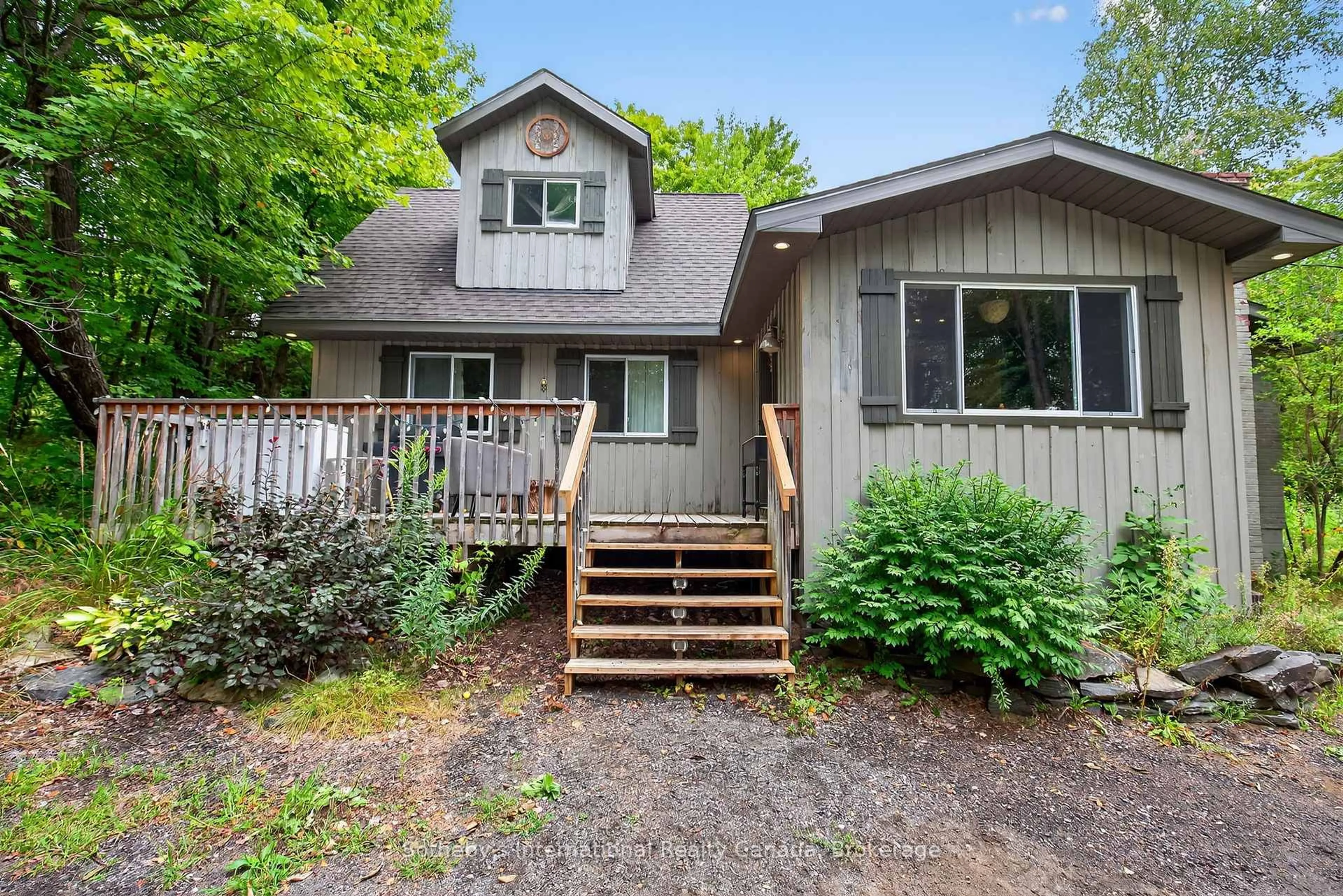 Home with vinyl exterior material, unknown for 1132 Limberlost Rd, Lake of Bays Ontario P1H 2J6