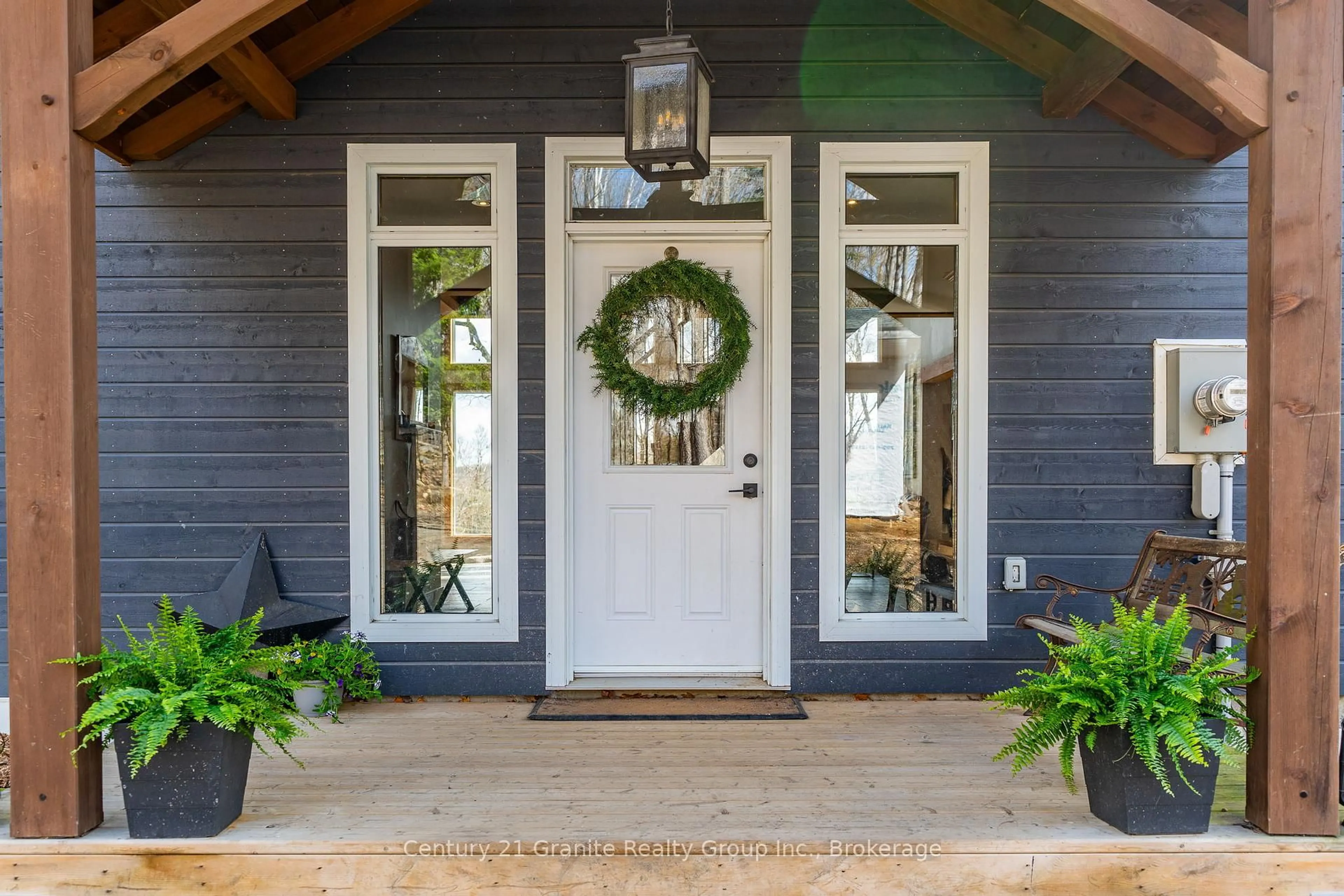 Indoor entryway for 1277 Grace Rd, Minden Hills Ontario K0M 2K0