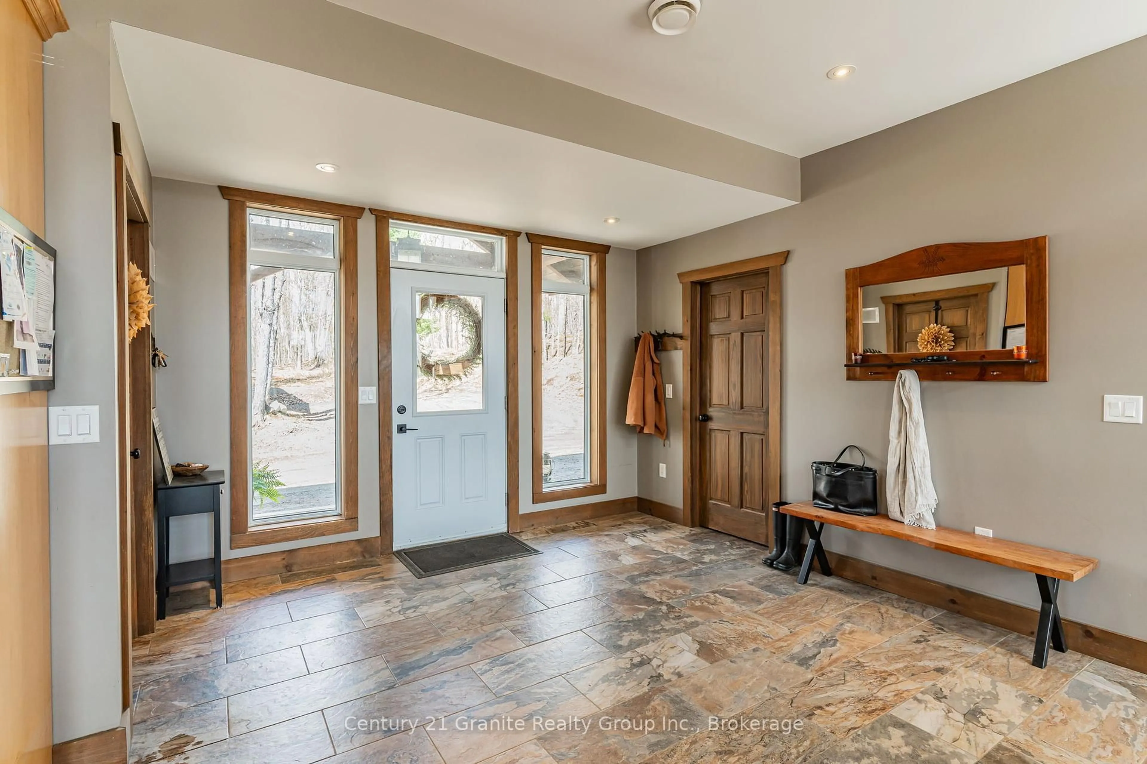 Indoor entryway for 1277 Grace Rd, Minden Hills Ontario K0M 2K0