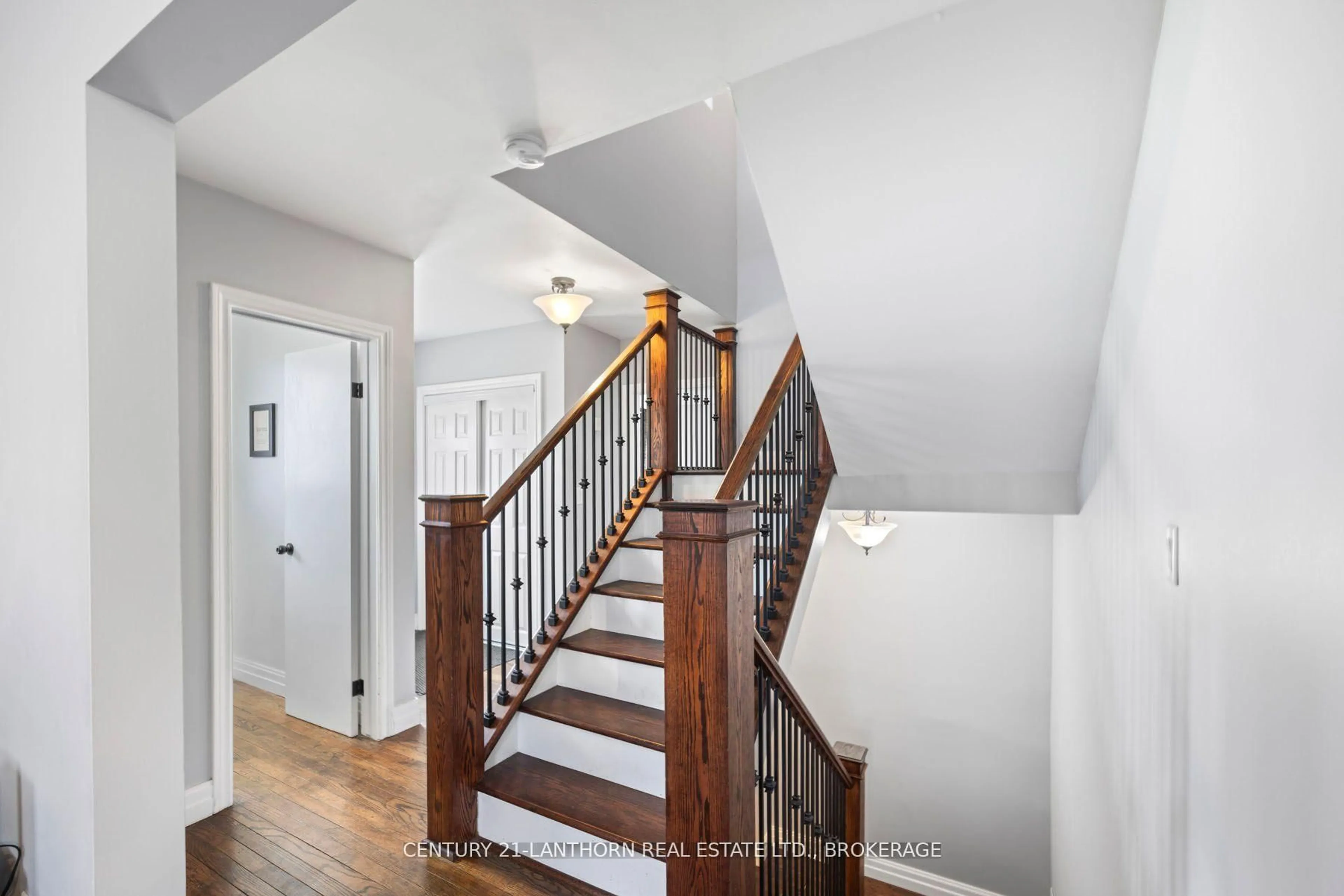 Unknown for 58 Cliff Cres, Kingston Ontario K7M 1A8