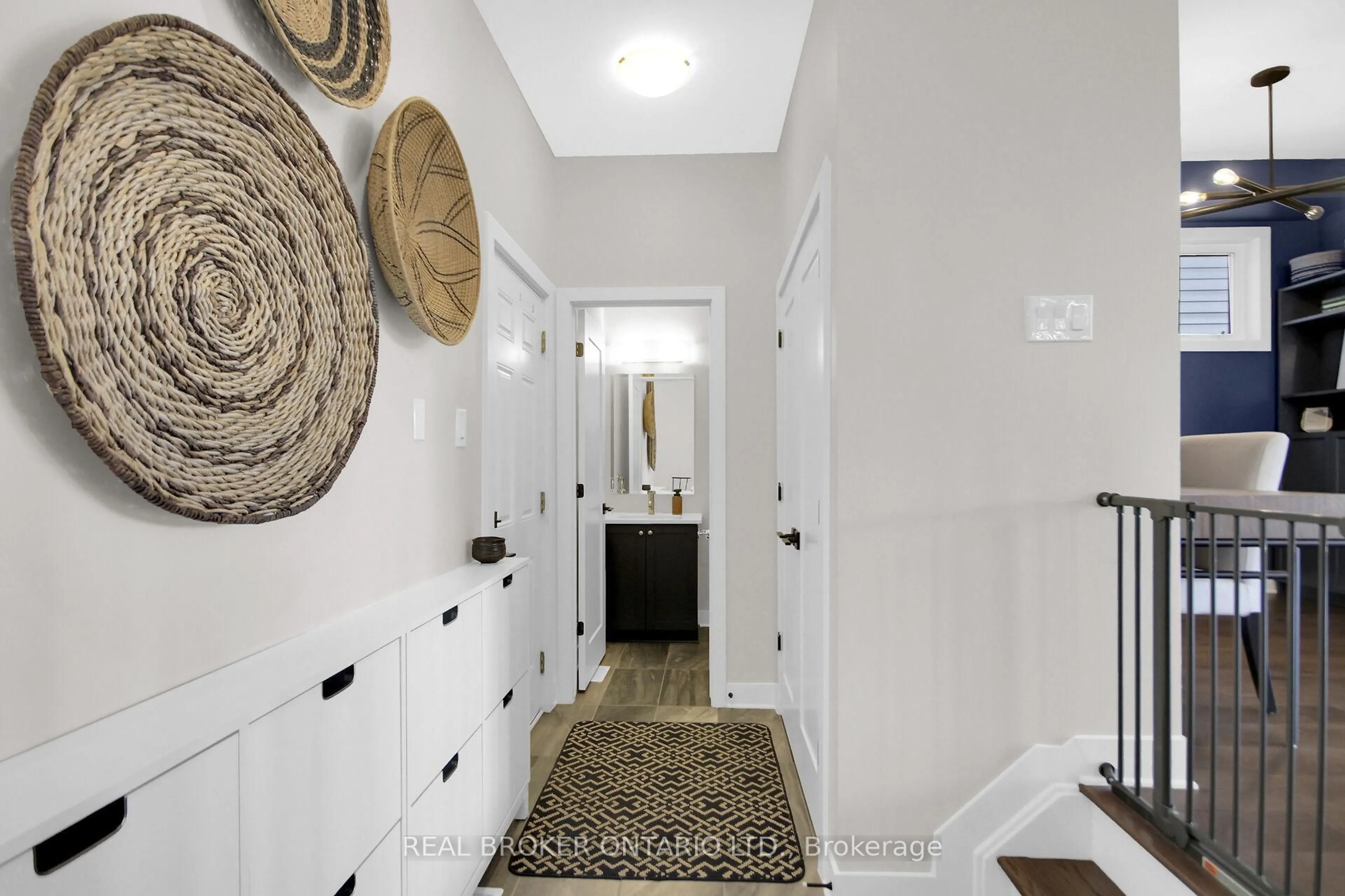Indoor entryway for 134 Crevasse Rd, Ottawa Ontario K1W 0P9