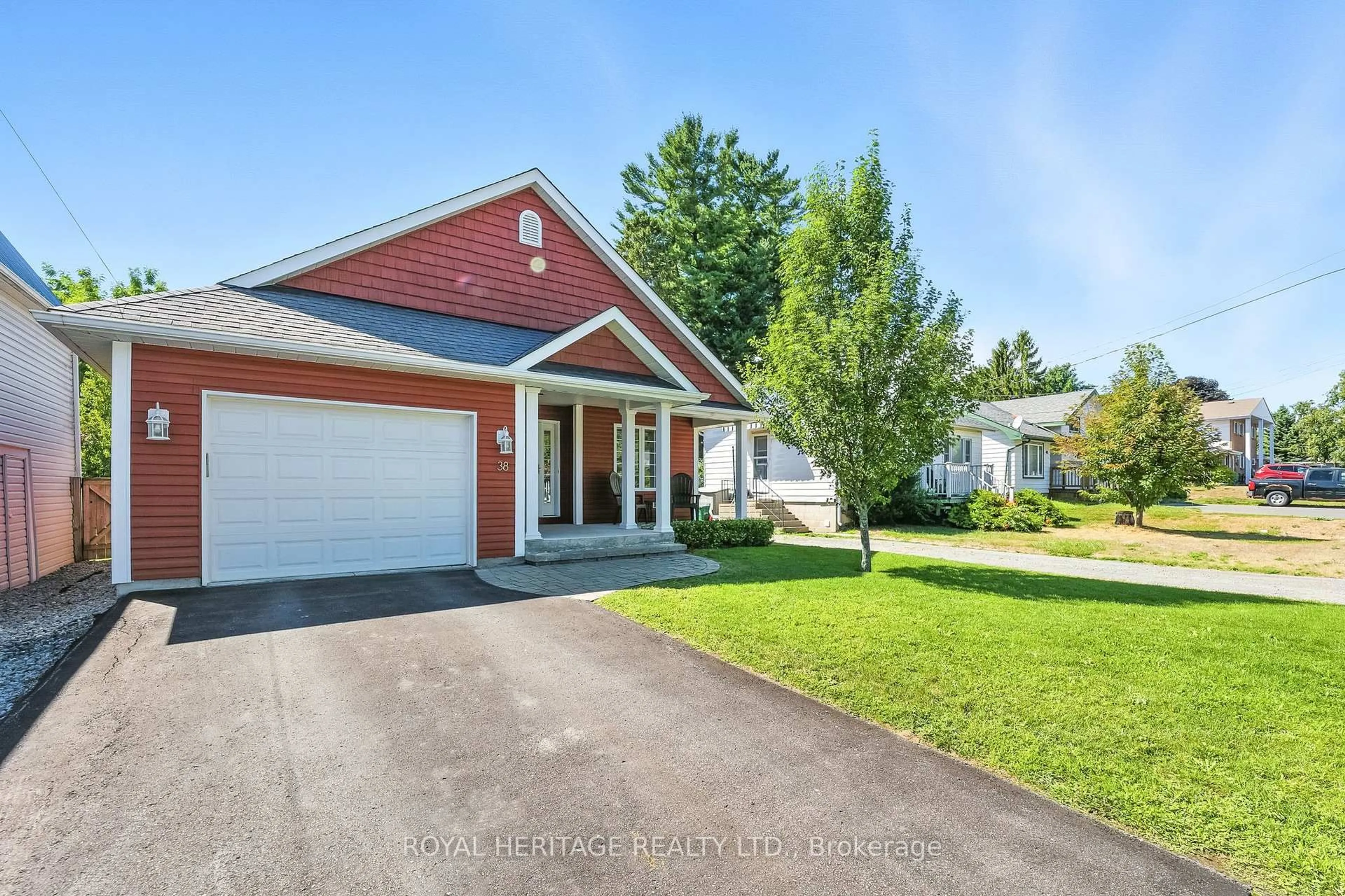 A pic from outside/outdoor area/front of a property/back of a property/a pic from drone, street for 38 Alice St, Brighton Ontario K0K 1H0