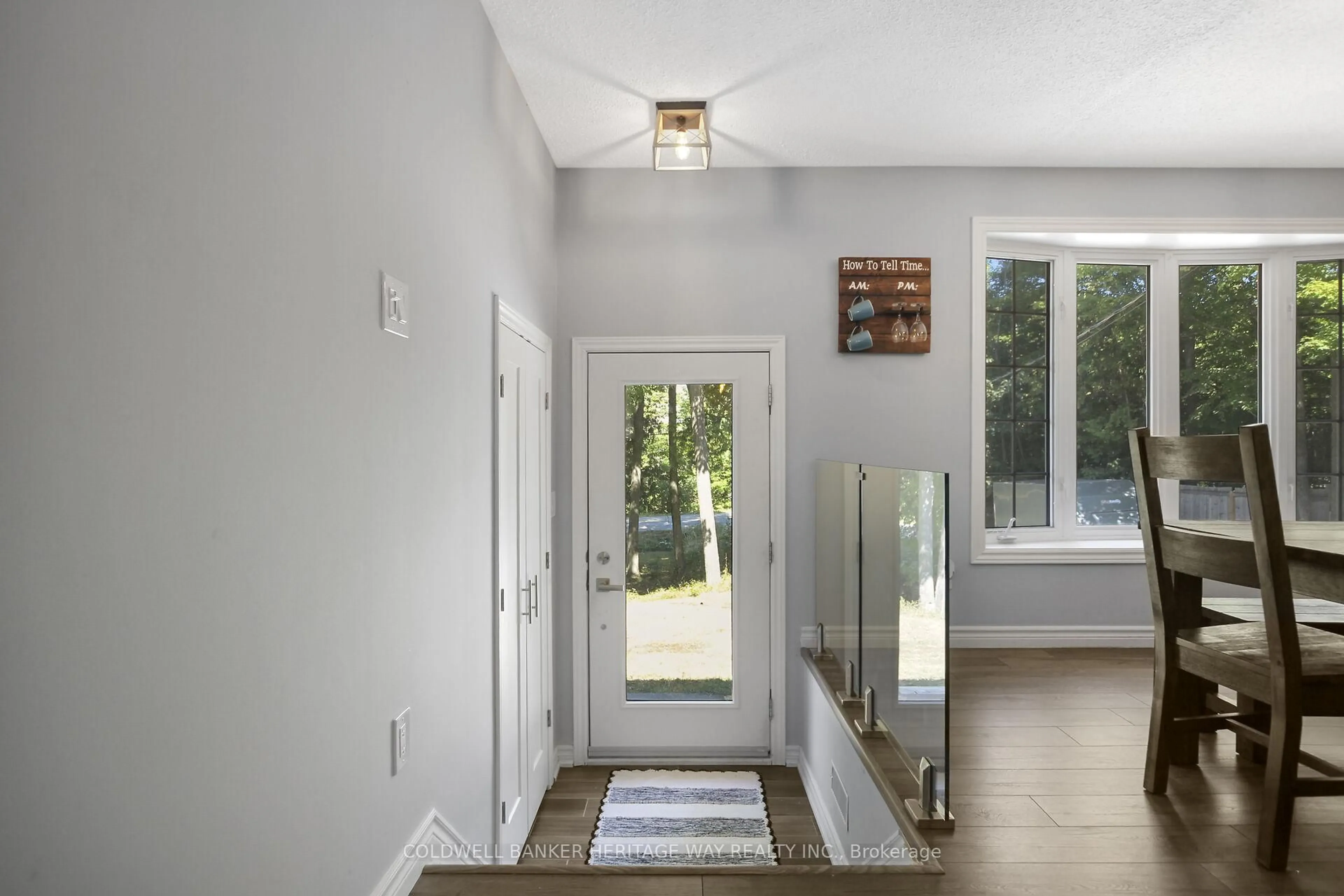 Indoor entryway for 2775 10 Line, Ottawa Ontario K2C 3J2