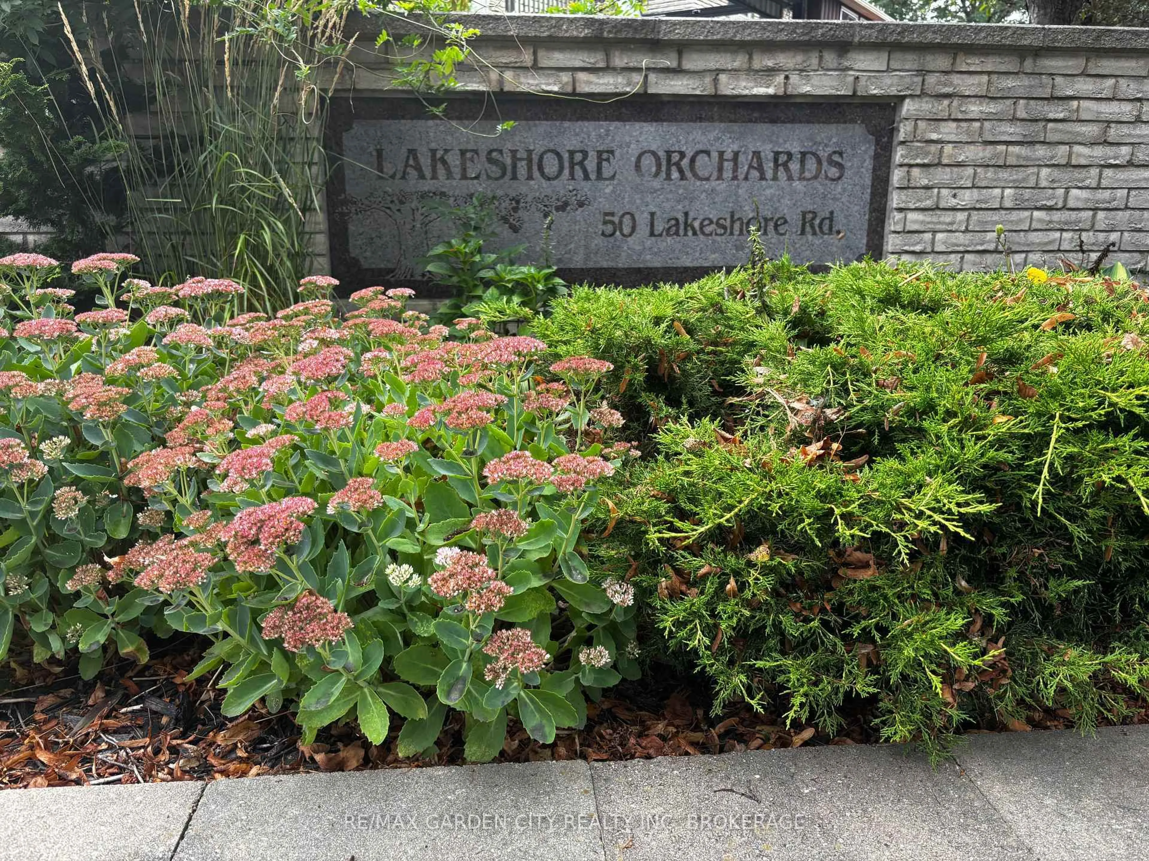 Indoor entryway for 50 LAKESHORE Rd #55, St. Catharines Ontario L2N 6P8