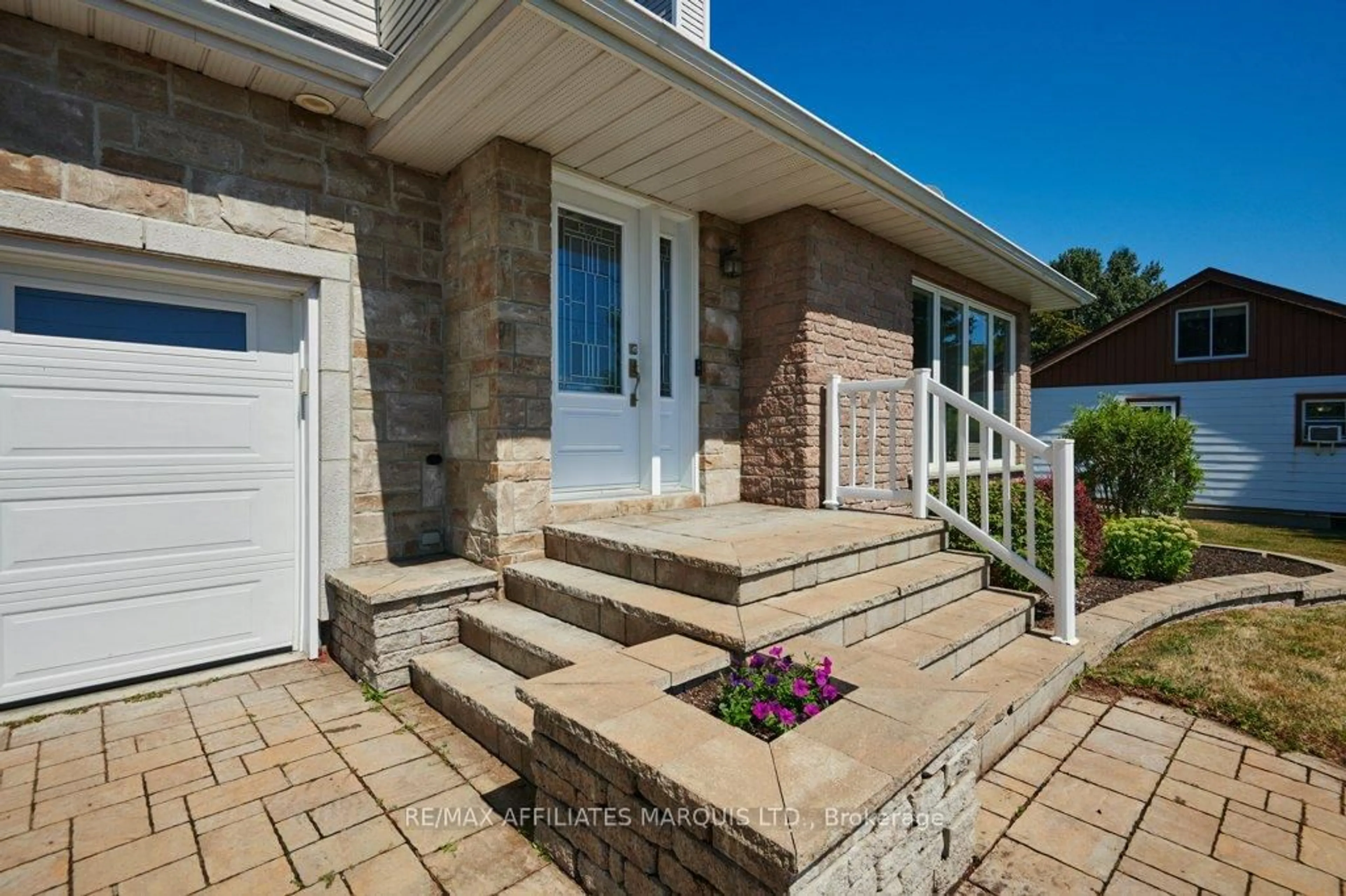 Home with brick exterior material, unknown for 18235 County Rd 2 Rd, South Glengarry Ontario K6H 5R5