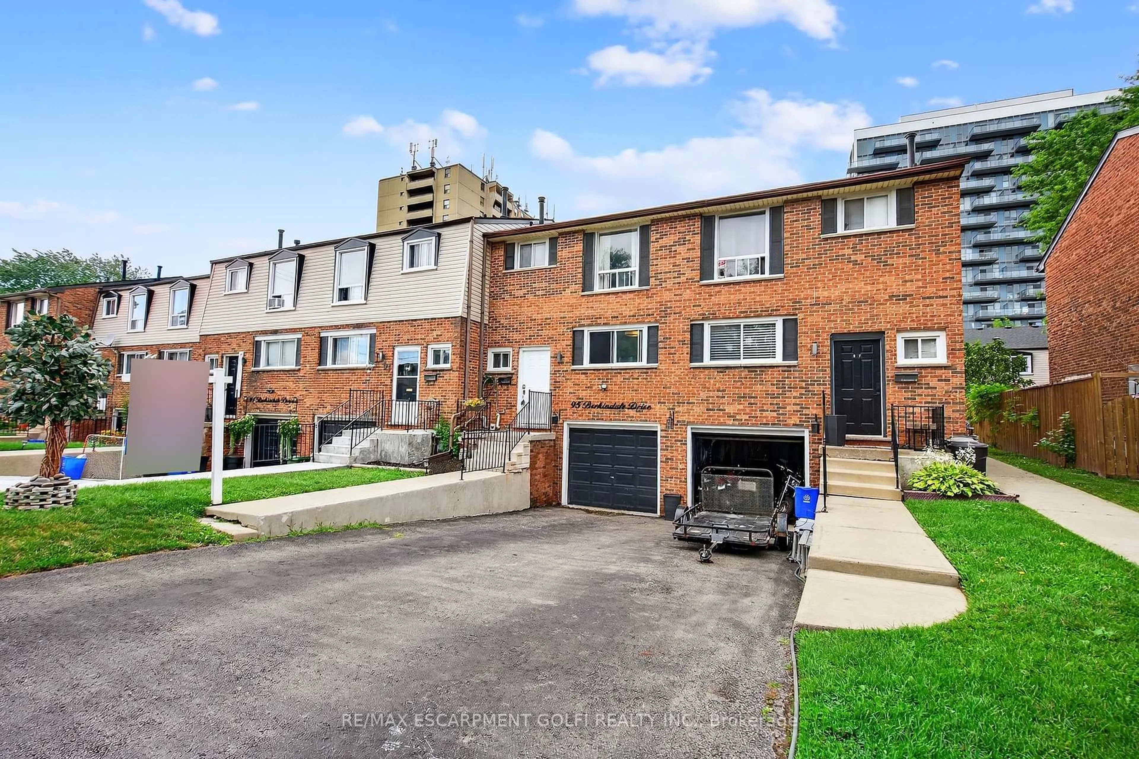 A pic from outside/outdoor area/front of a property/back of a property/a pic from drone, street for 75 Berkindale Dr #95, Hamilton Ontario L8E 3L3
