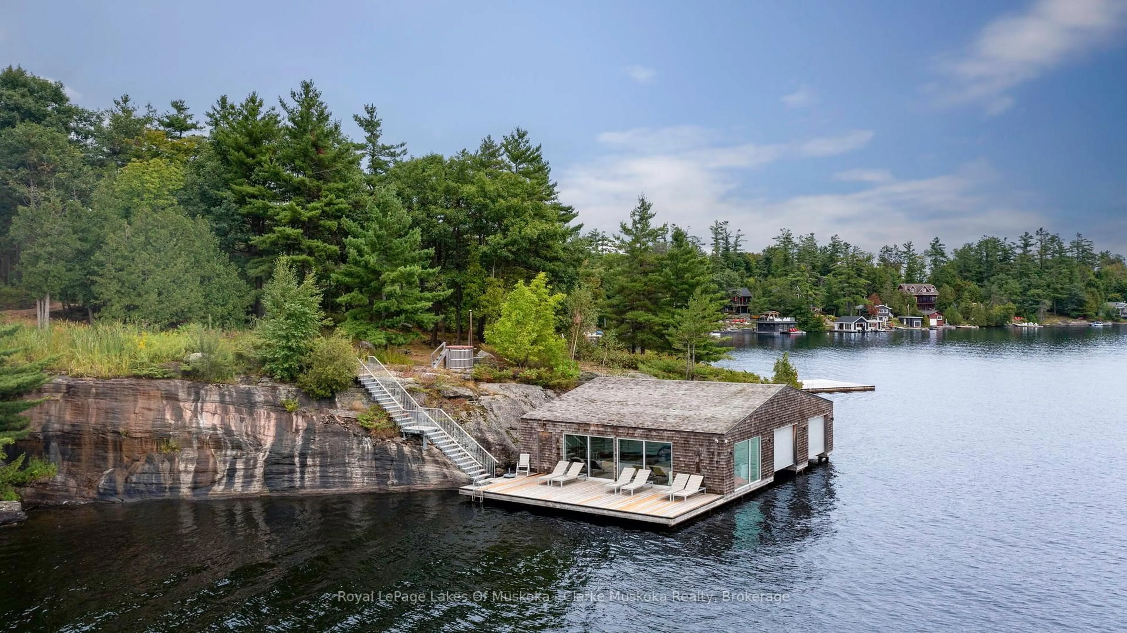 Patio, water/lake/river/ocean view for 1114 Road 3200, Gravenhurst Ontario P1P 1R2